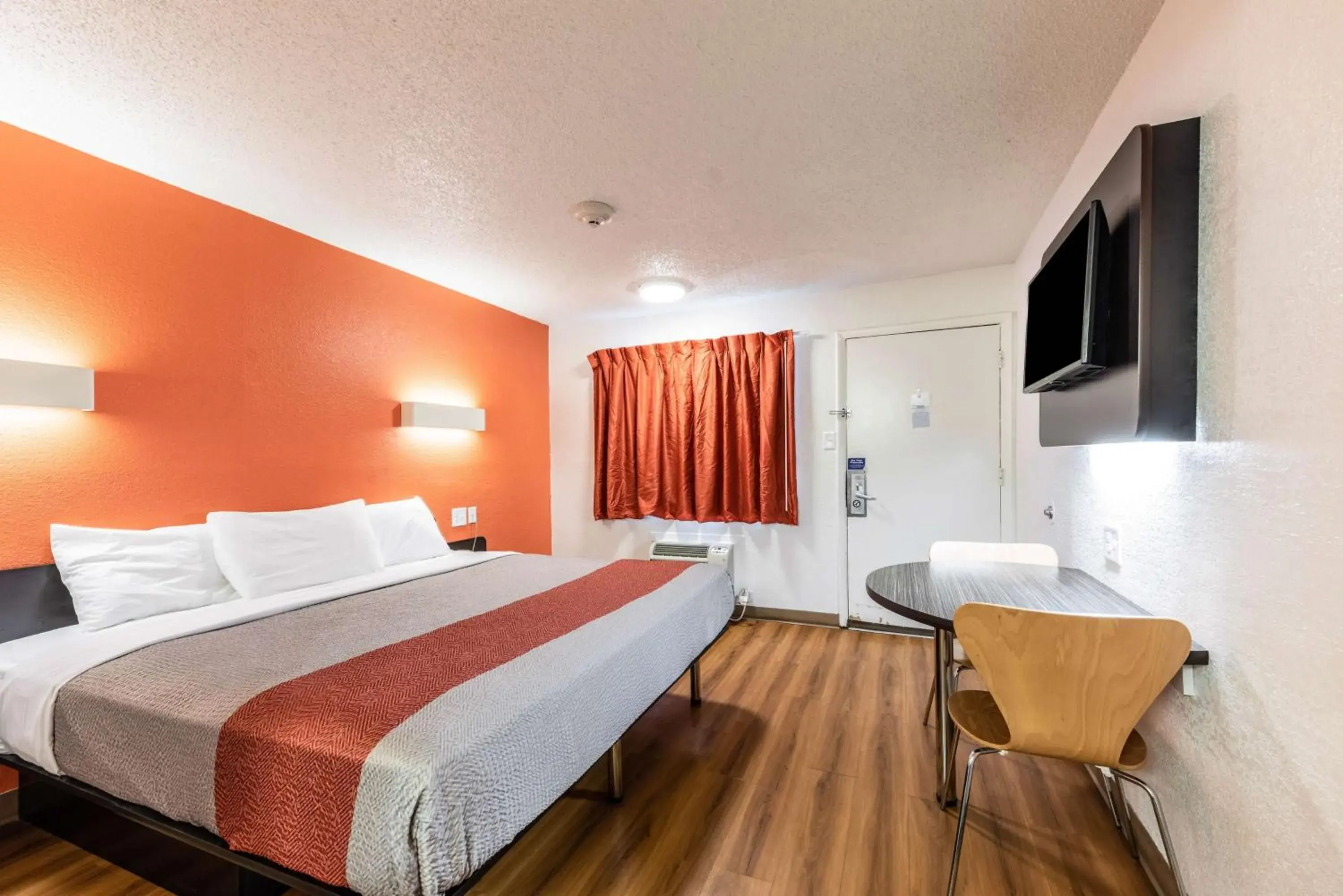 King Room - Disability Access in Motel 6-North Richland Hills, TX King Room - Disability Access in Motel 6-North Richland Hills, TX