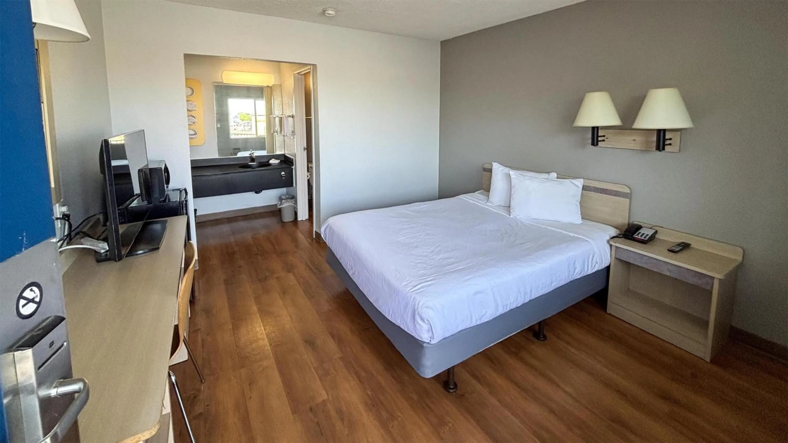 Bedroom, Bed in Las Vegas, NV - Boulder Highway