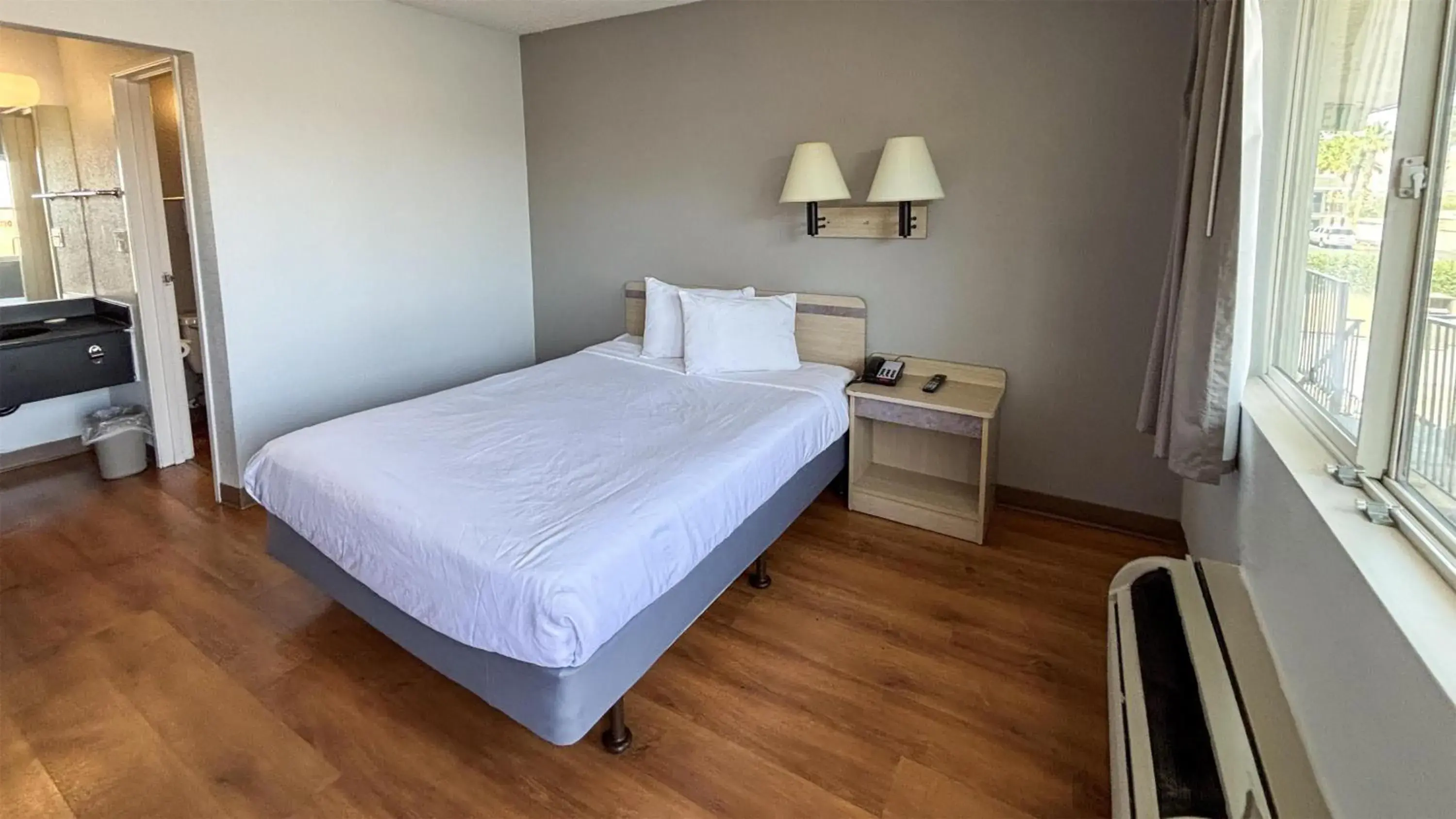 Bedroom, Bed in Park Inn by Radisson, Las Vegas Boulder Hwy Bedroom, Bed in Park Inn by Radisson, Las Vegas Boulder Hwy