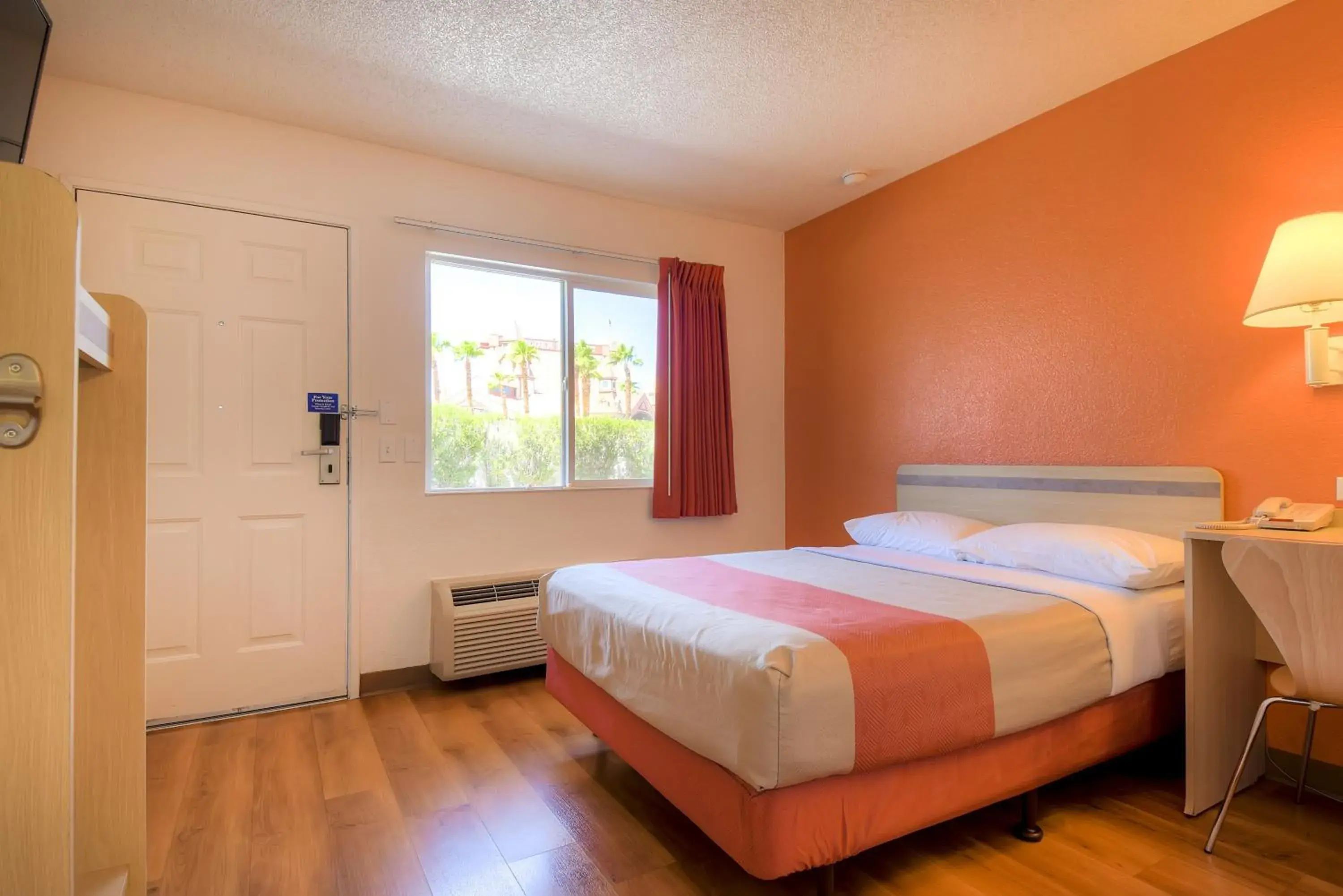 Bedroom, Bed in Las Vegas, NV - Boulder Highway Bedroom, Bed in Las Vegas, NV - Boulder Highway