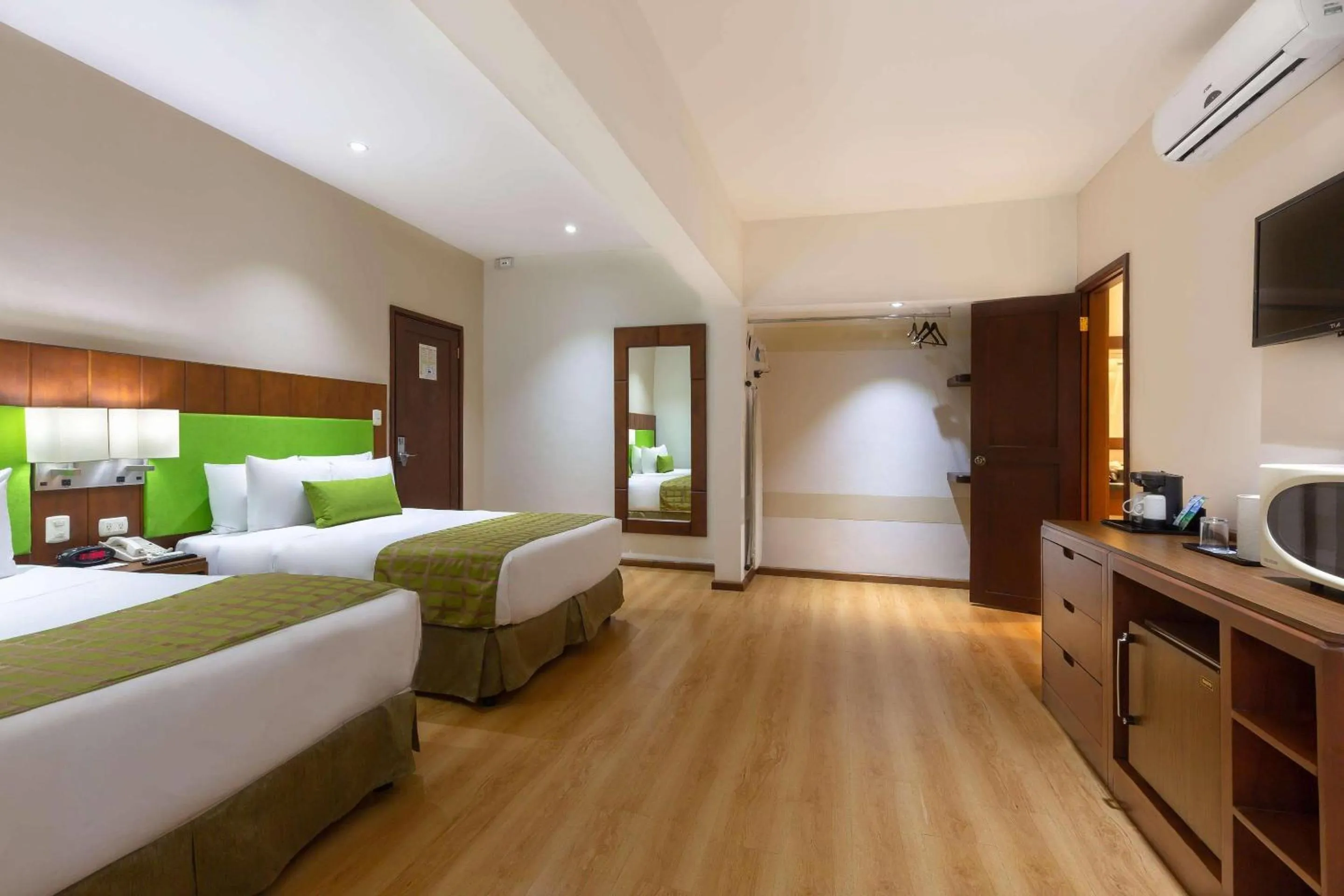 Bedroom, Bed in Country Inn & Suites by Radisson, San Jose Aeropuerto, Costa Rica