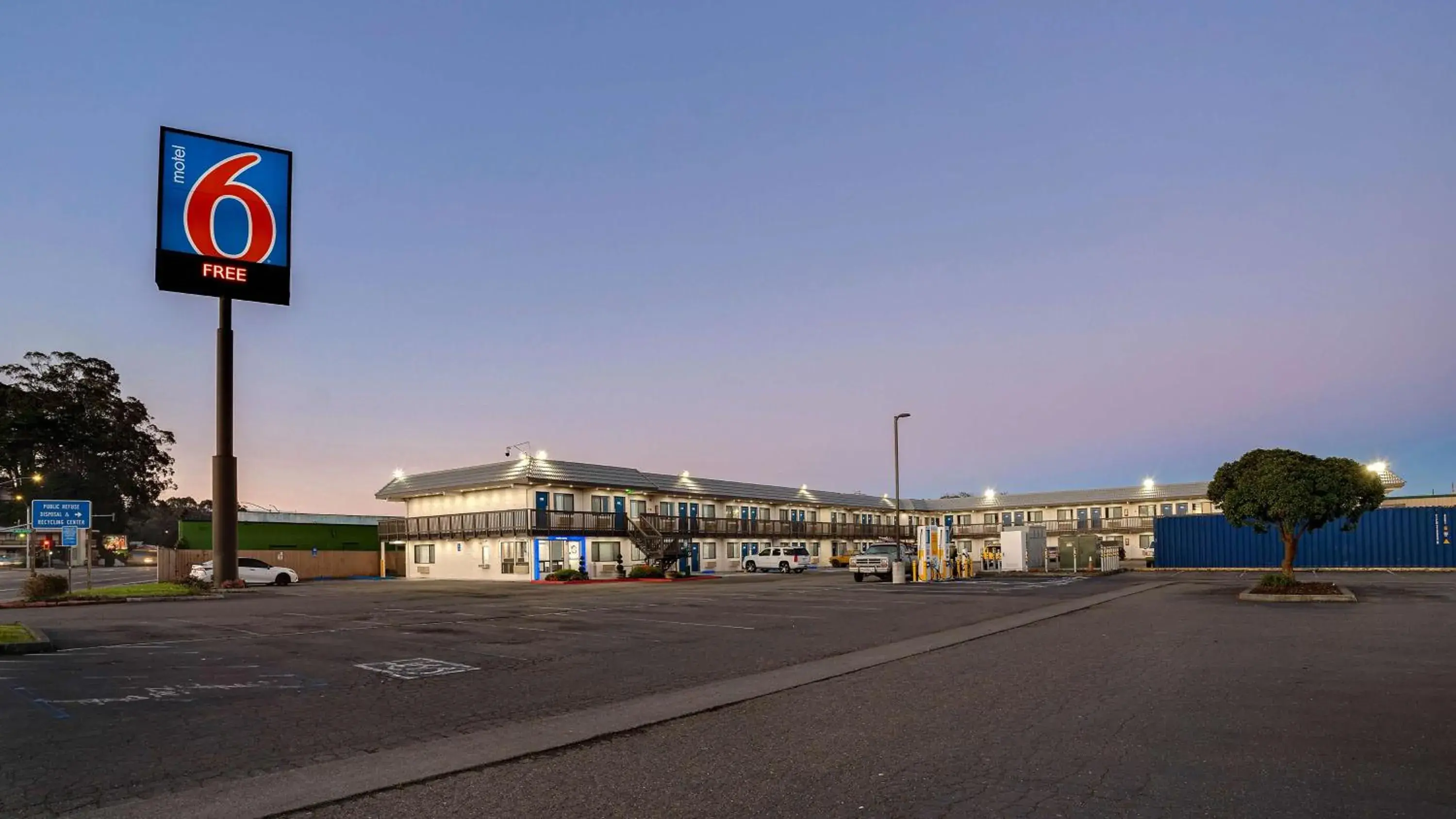 Property building in Motel 6-Eureka, CA Redwood Coast Property building in Motel 6-Eureka, CA Redwood Coast