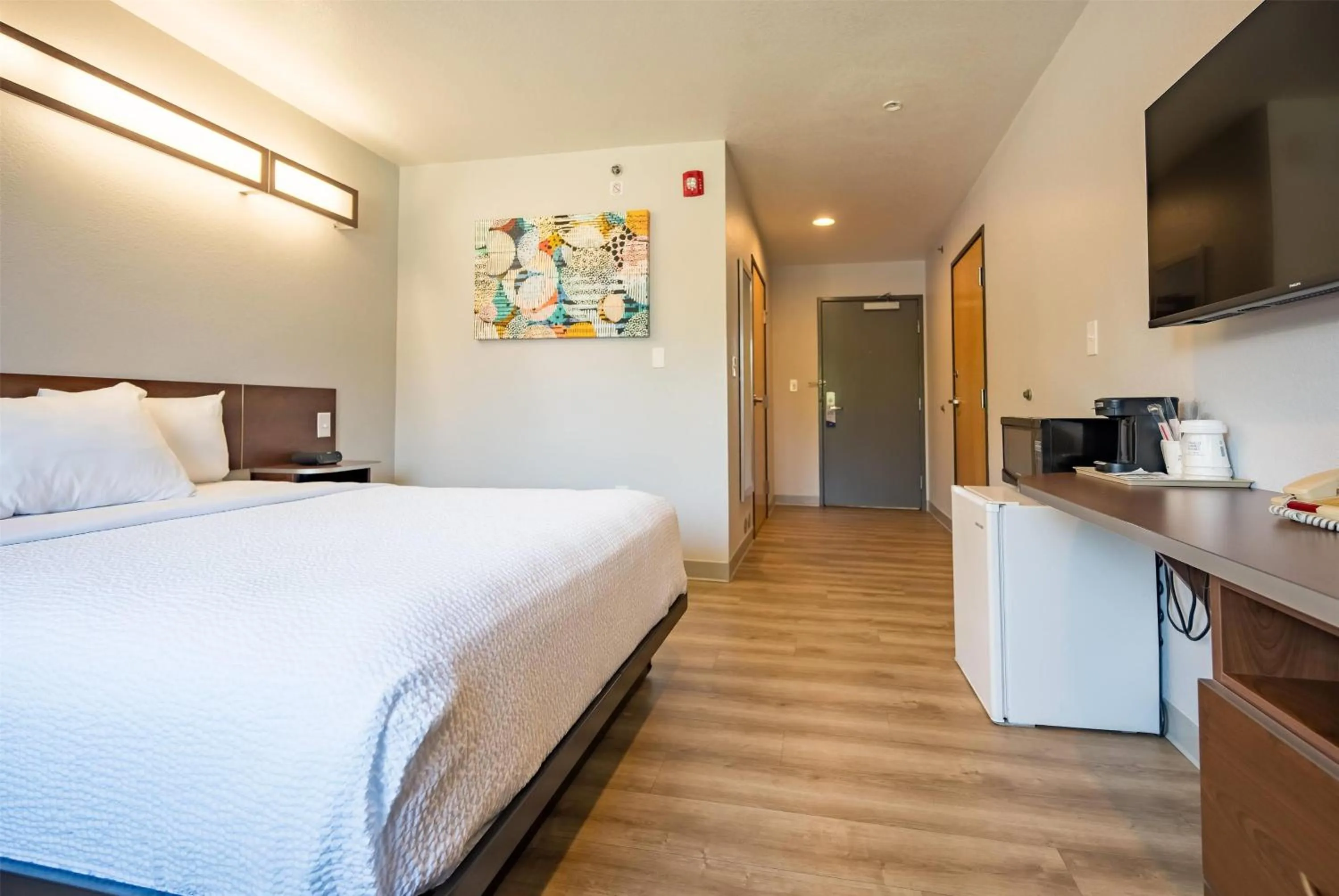 Photo of the whole room, Bed in Microtel Inn & Suites Cheyenne