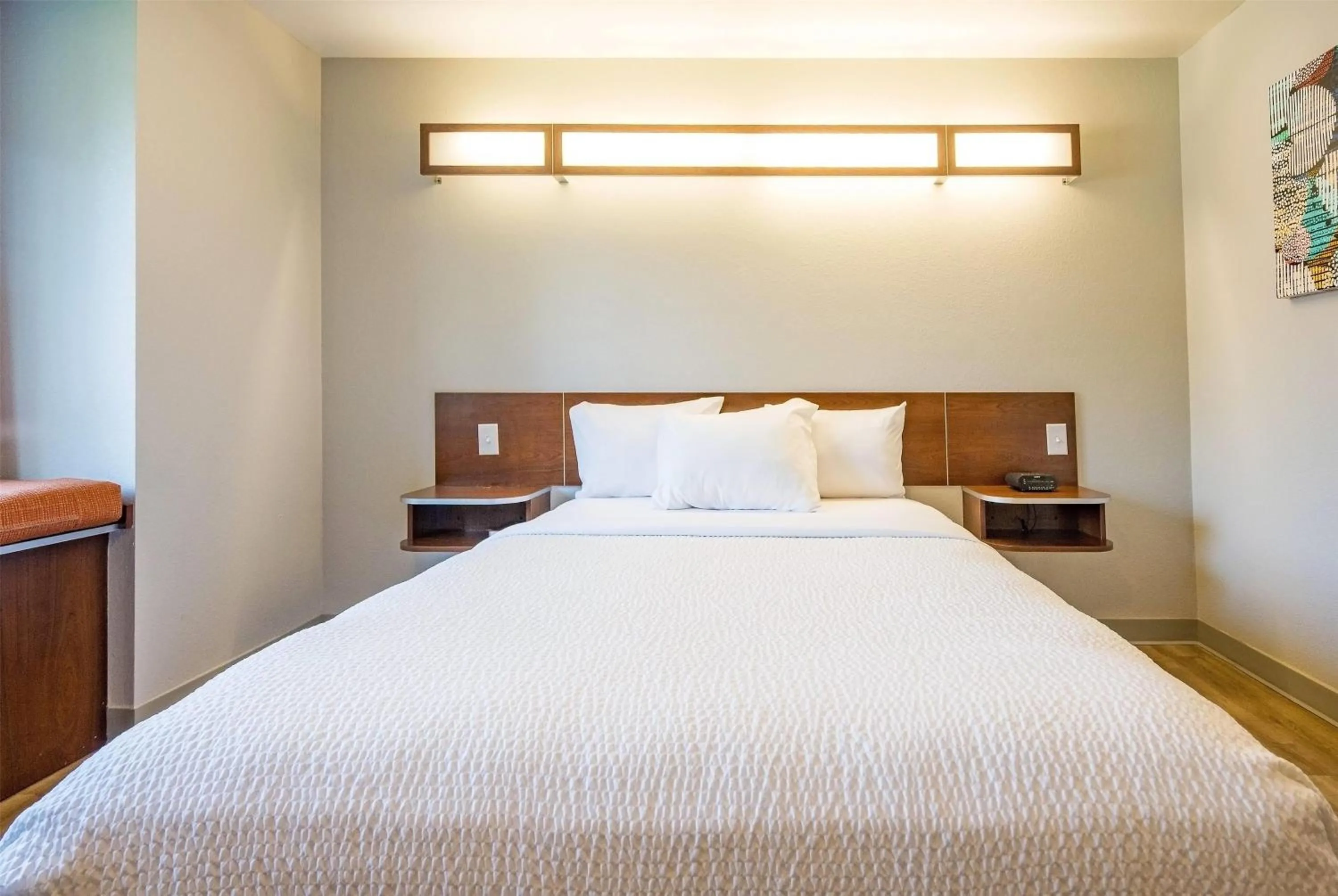 Photo of the whole room, Bed in Microtel Inn & Suites Cheyenne