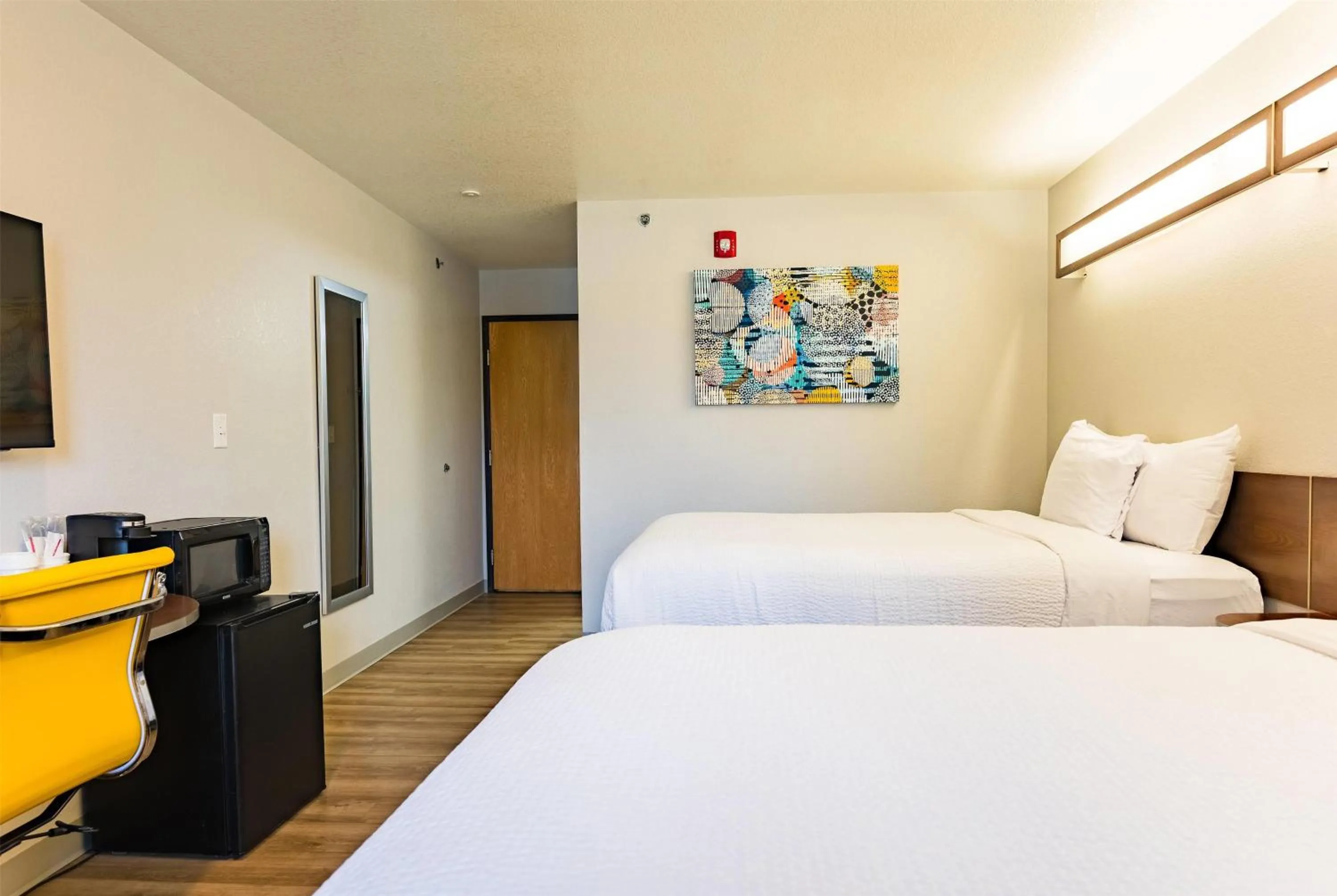 Photo of the whole room, Bed in Microtel Inn & Suites Cheyenne