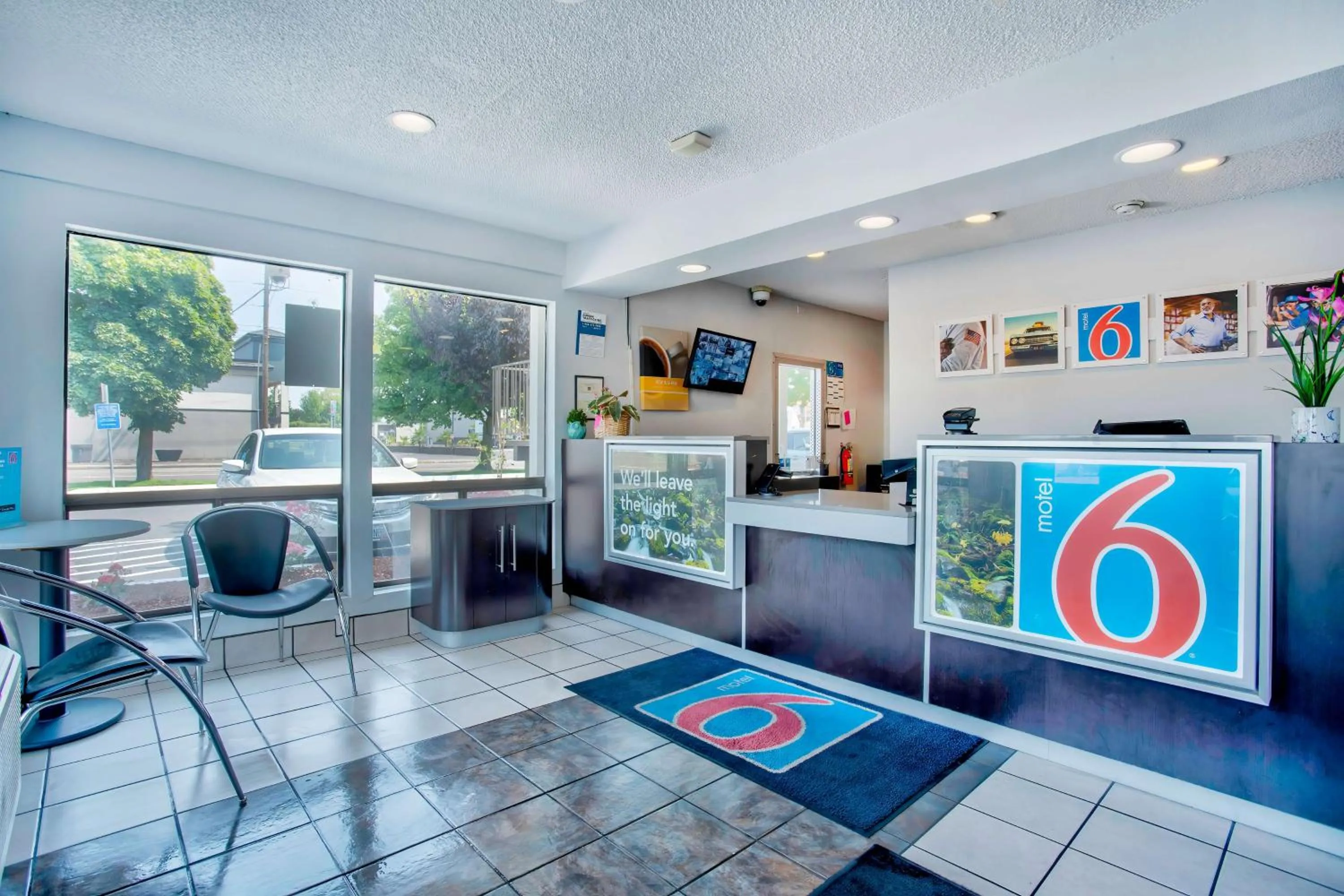 Lobby or reception in Motel 6-Salem, OR