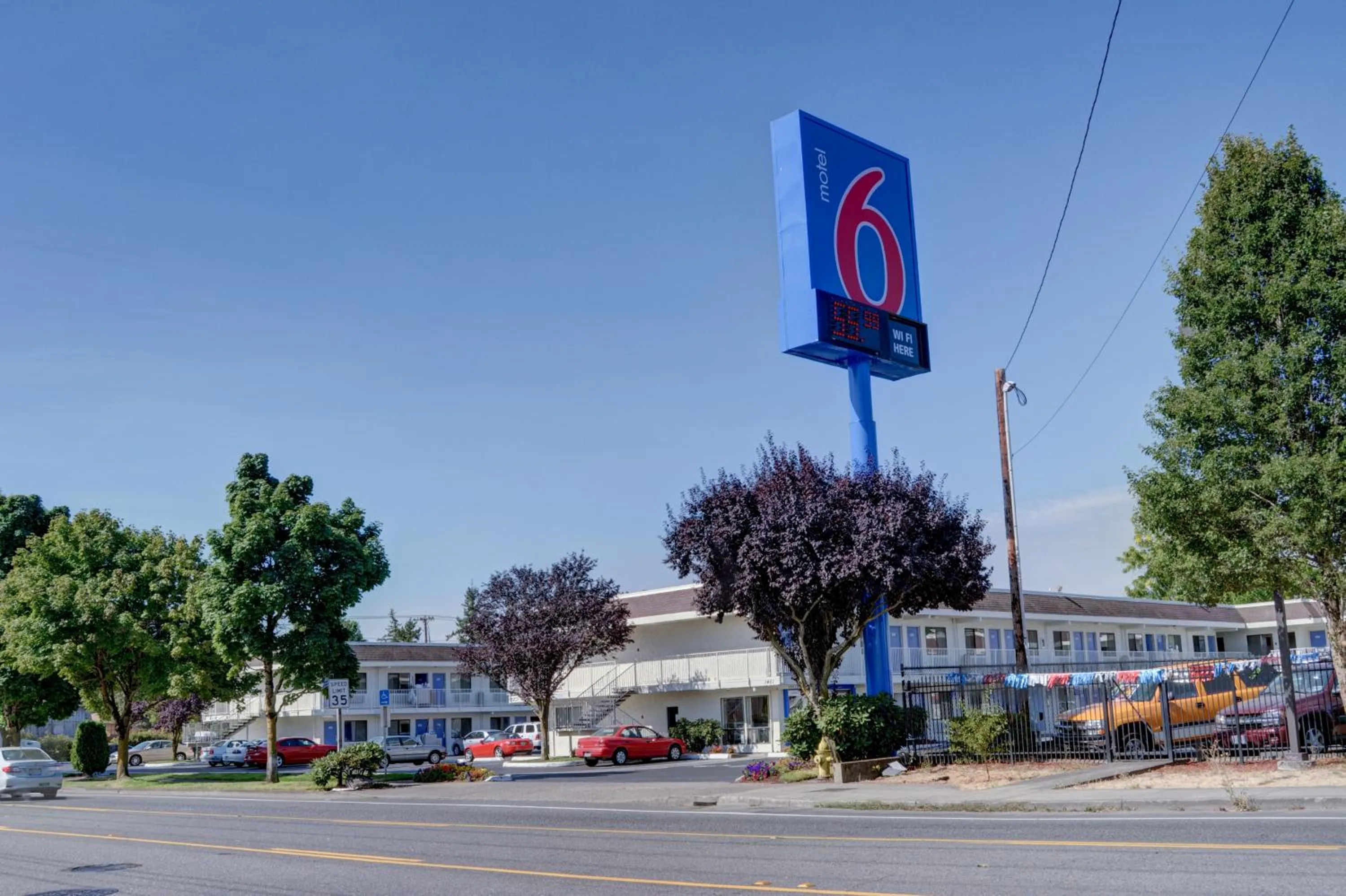 Facade/entrance in Motel 6-Salem, OR