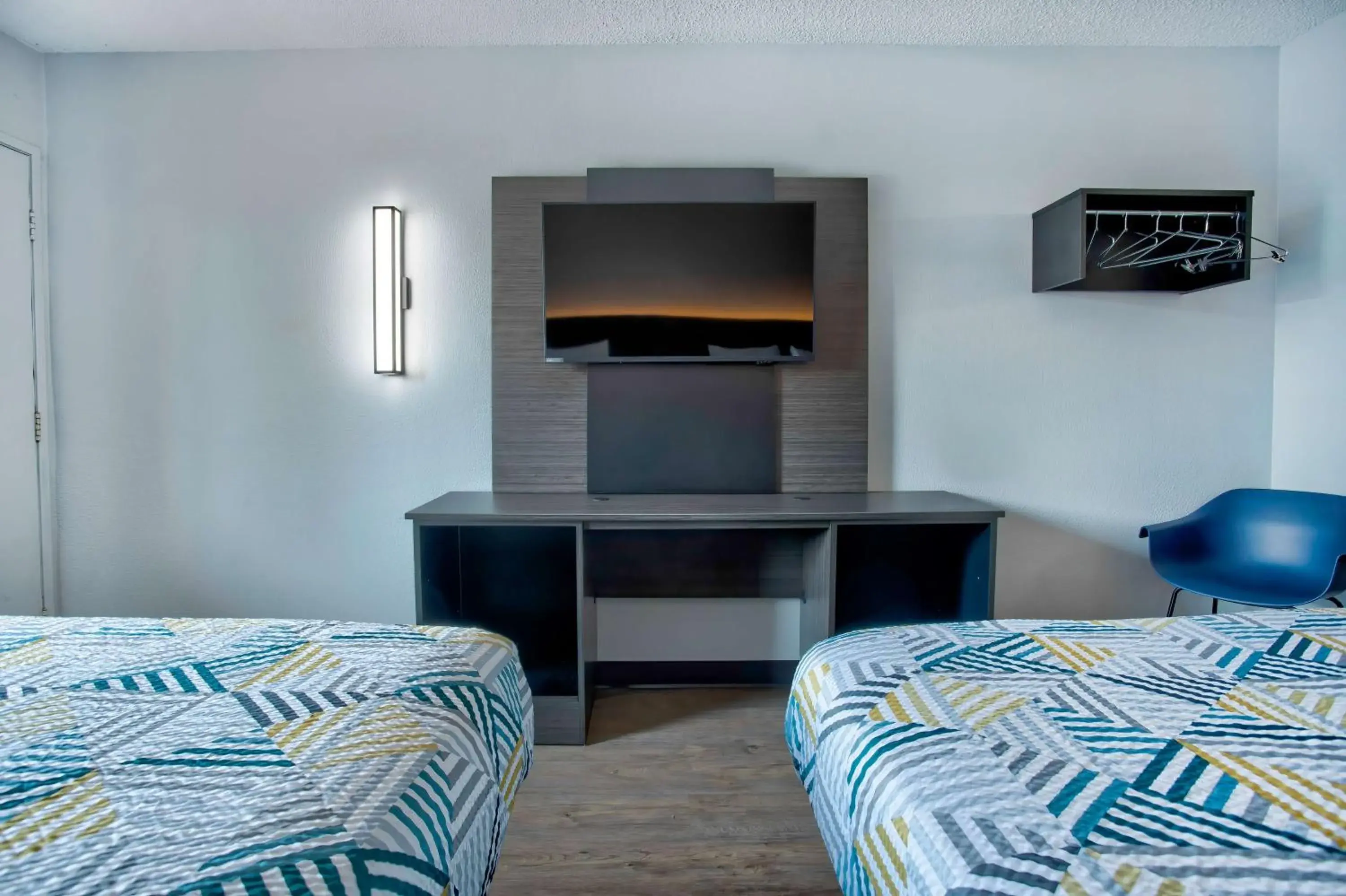 Bedroom, Bed in Motel 6-Salem, OR