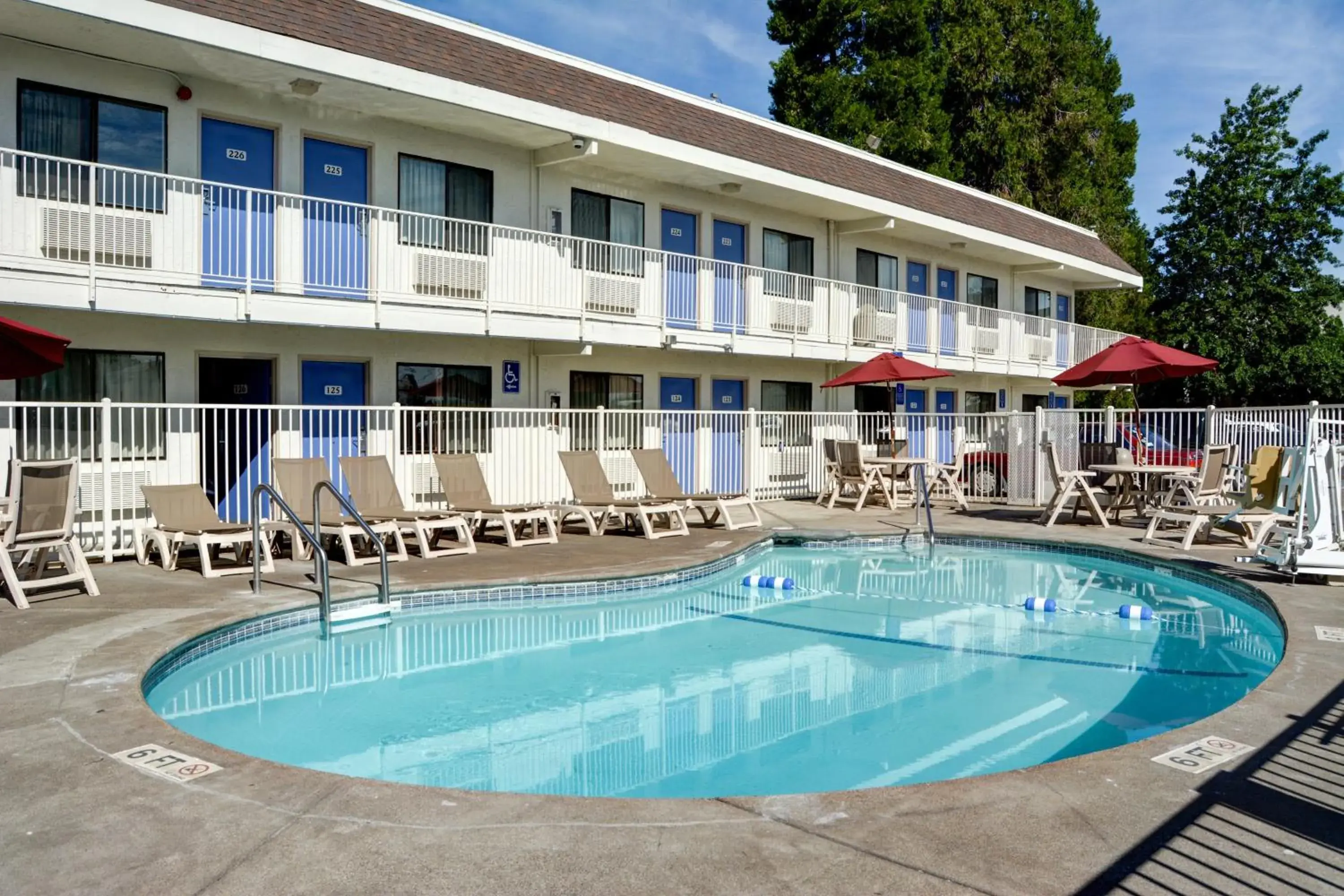Swimming pool in Motel 6-Salem, OR Swimming pool in Motel 6-Salem, OR