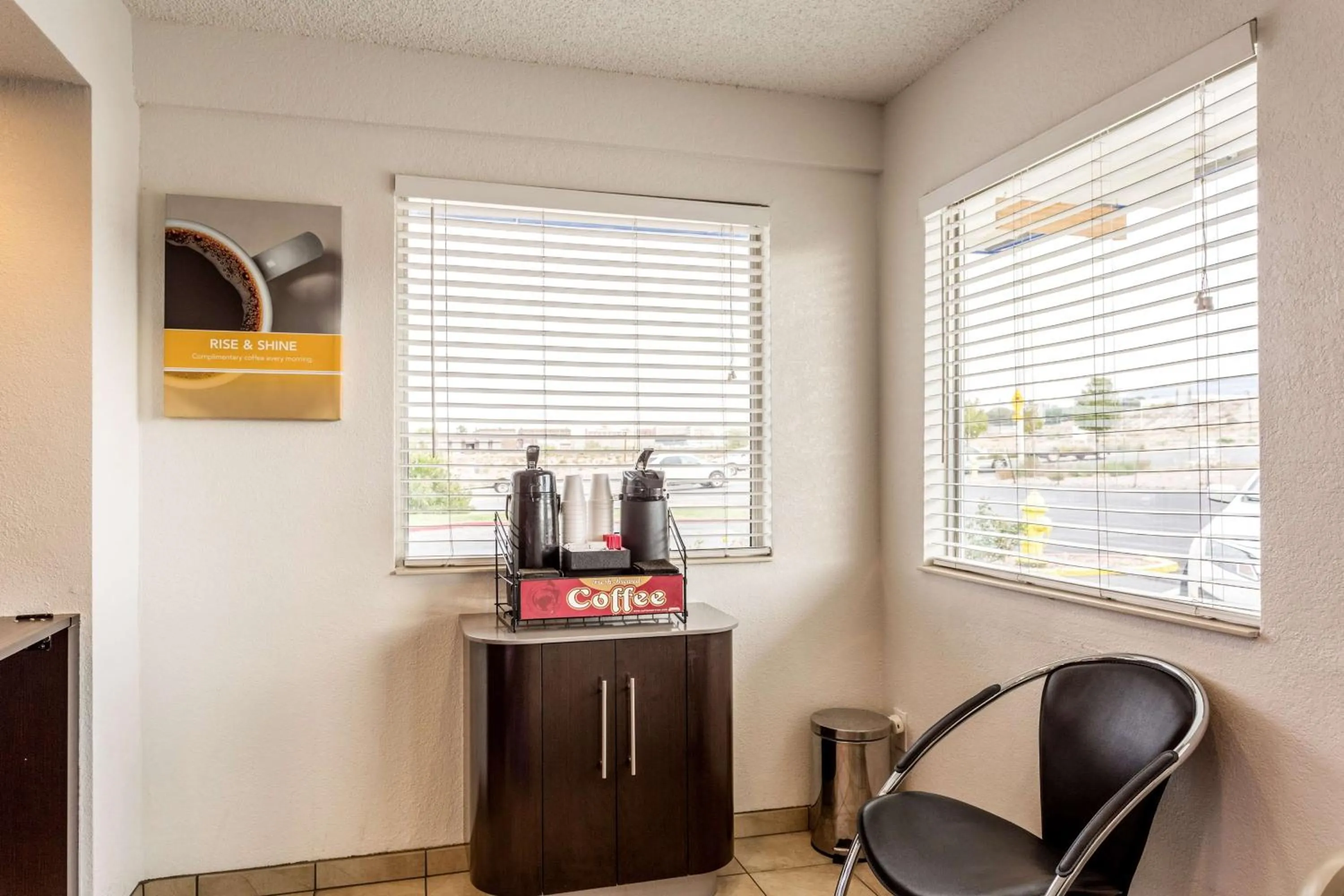 Coffee/tea facilities in Motel 6-Albuquerque, NM - South - Airport