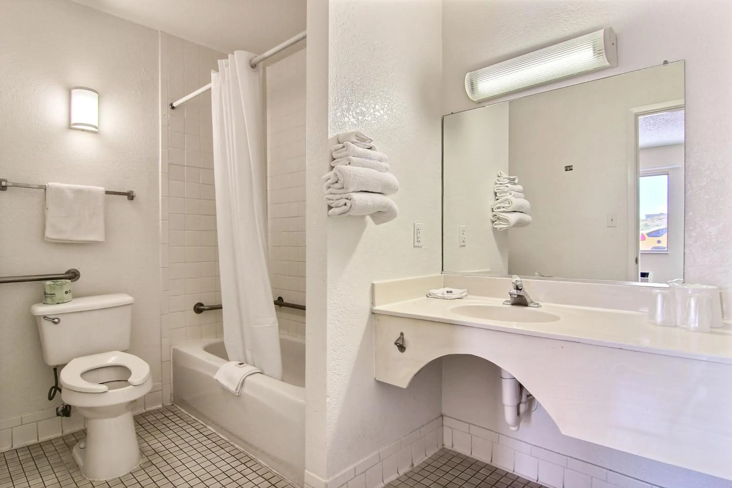 Bathroom in Motel 6-Albuquerque, NM - South - Airport