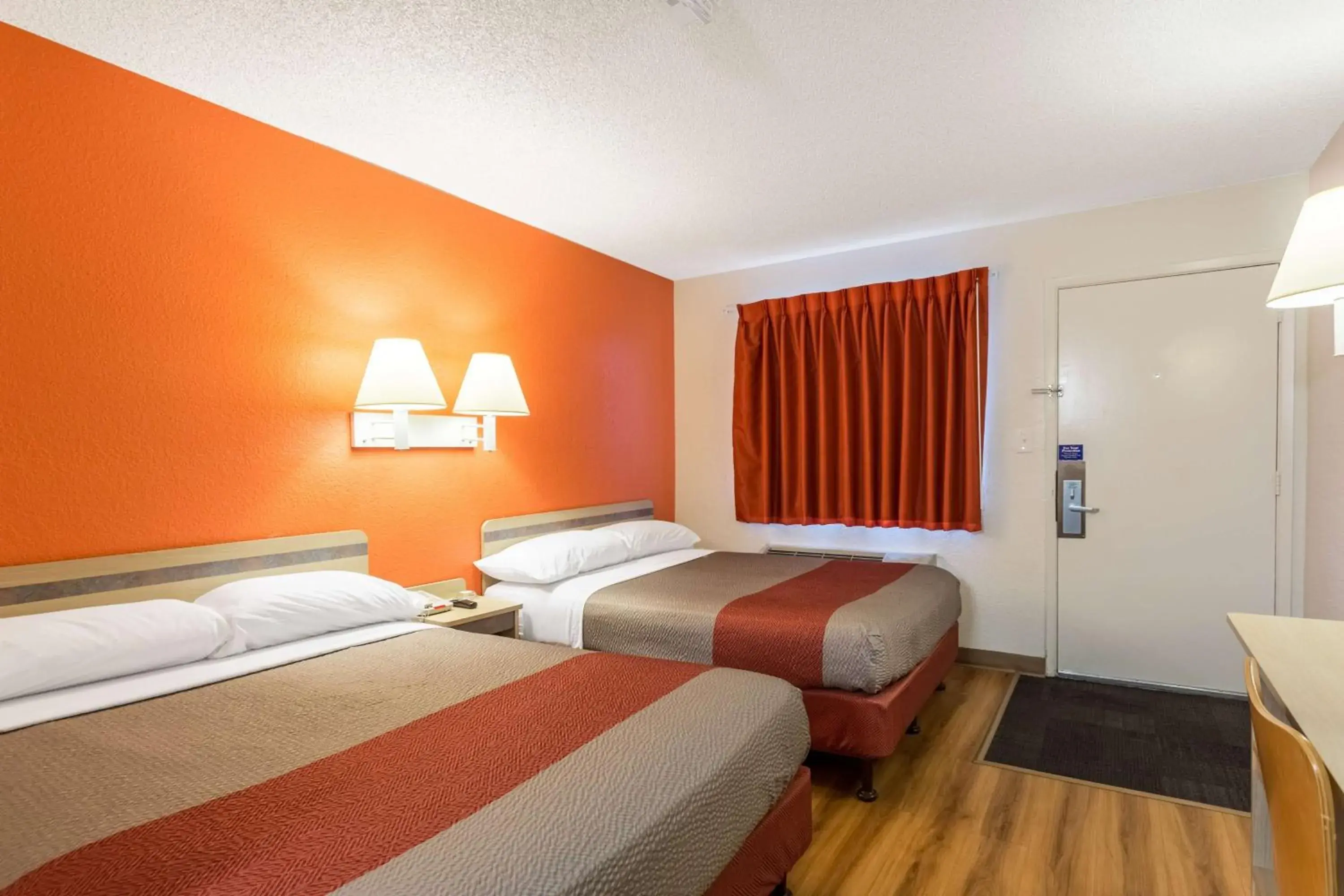 Photo of the whole room, Bed in Motel 6-Albuquerque, NM - South - Airport