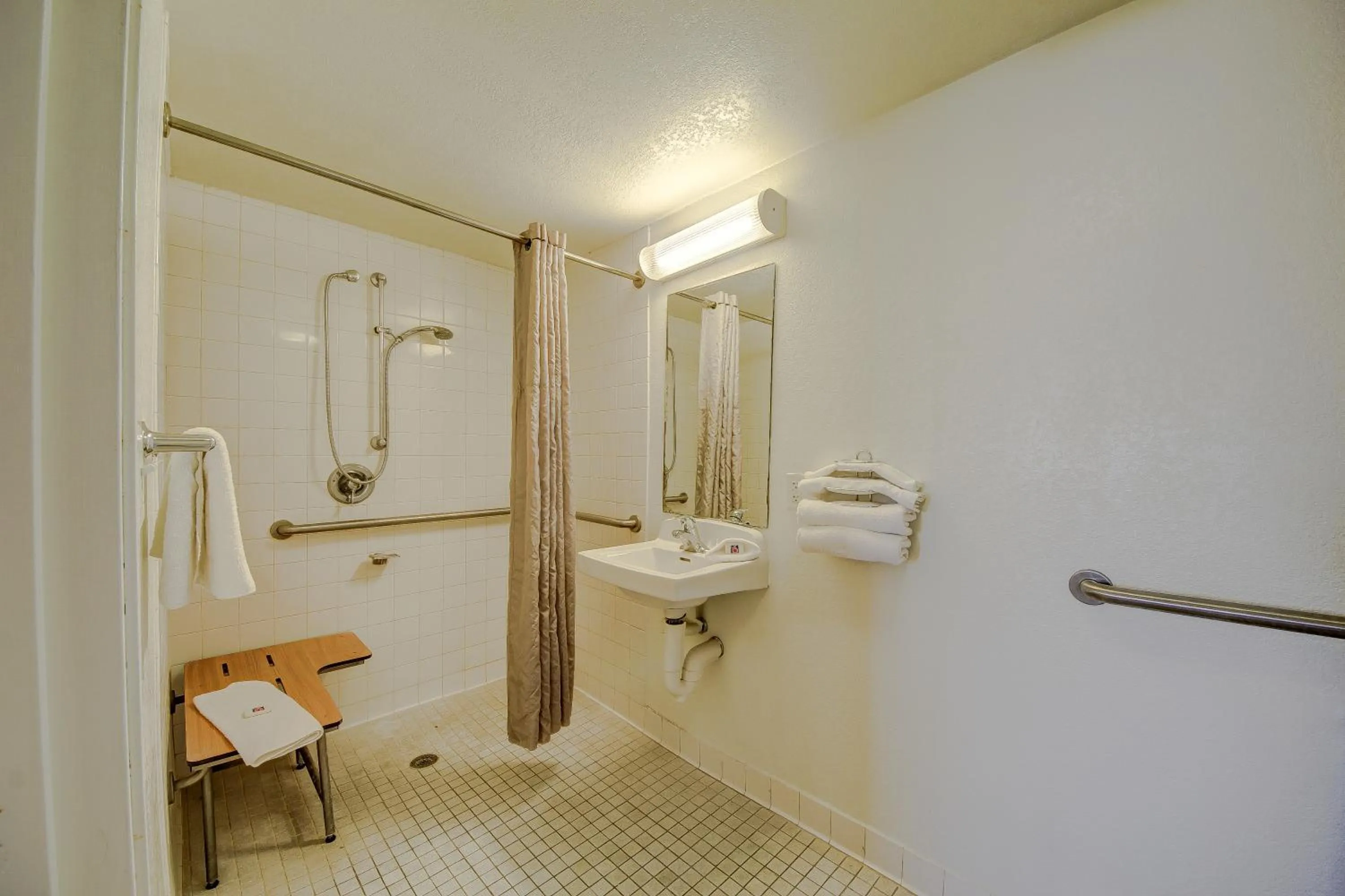 Bathroom in Motel 6-San Antonio, TX - Fort Sam Houston