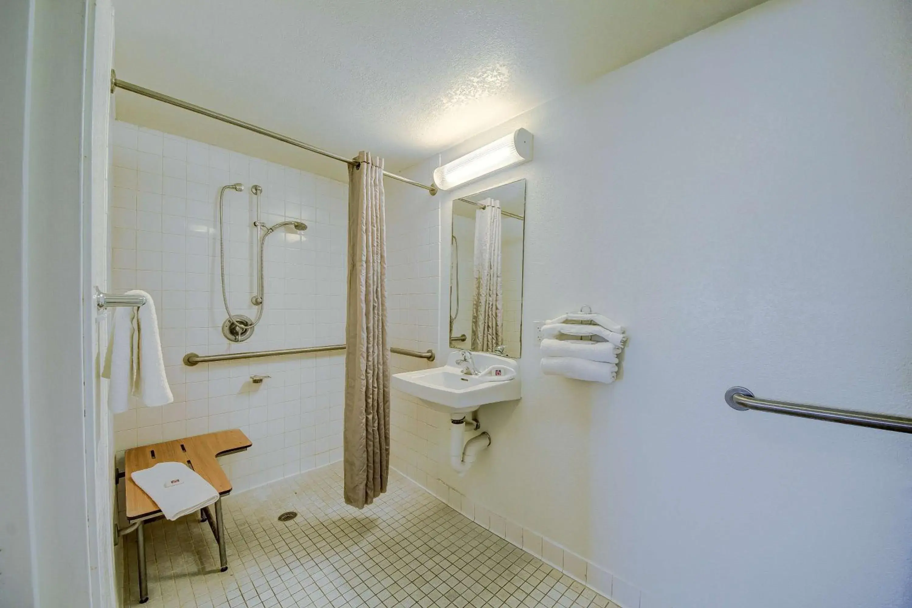 Quadruple Room - Disability Access in Motel 6-San Antonio, TX - Fort Sam Houston Quadruple Room - Disability Access in Motel 6-San Antonio, TX - Fort Sam Houston