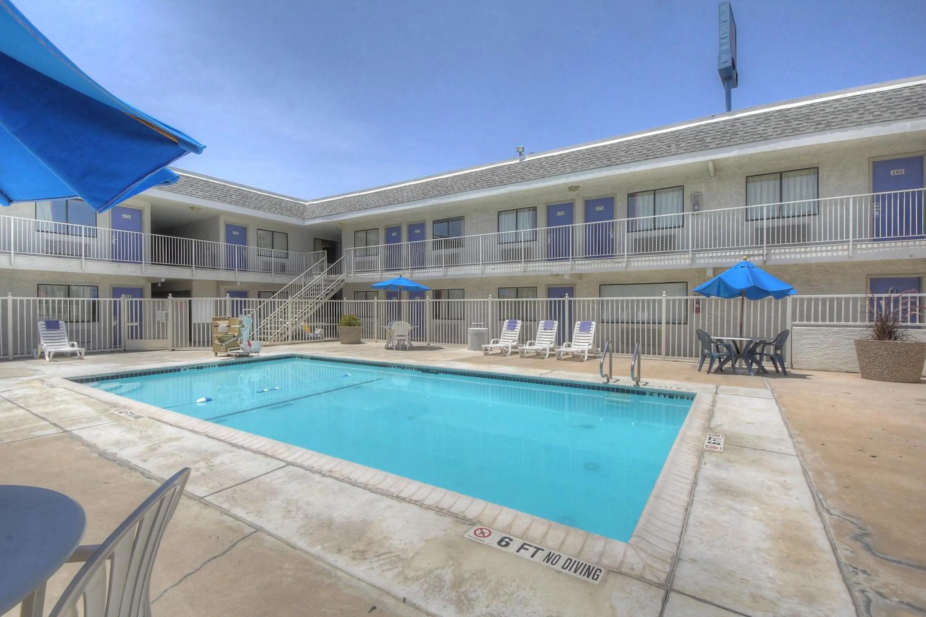 Swimming pool in Motel 6-San Antonio, TX - Fort Sam Houston