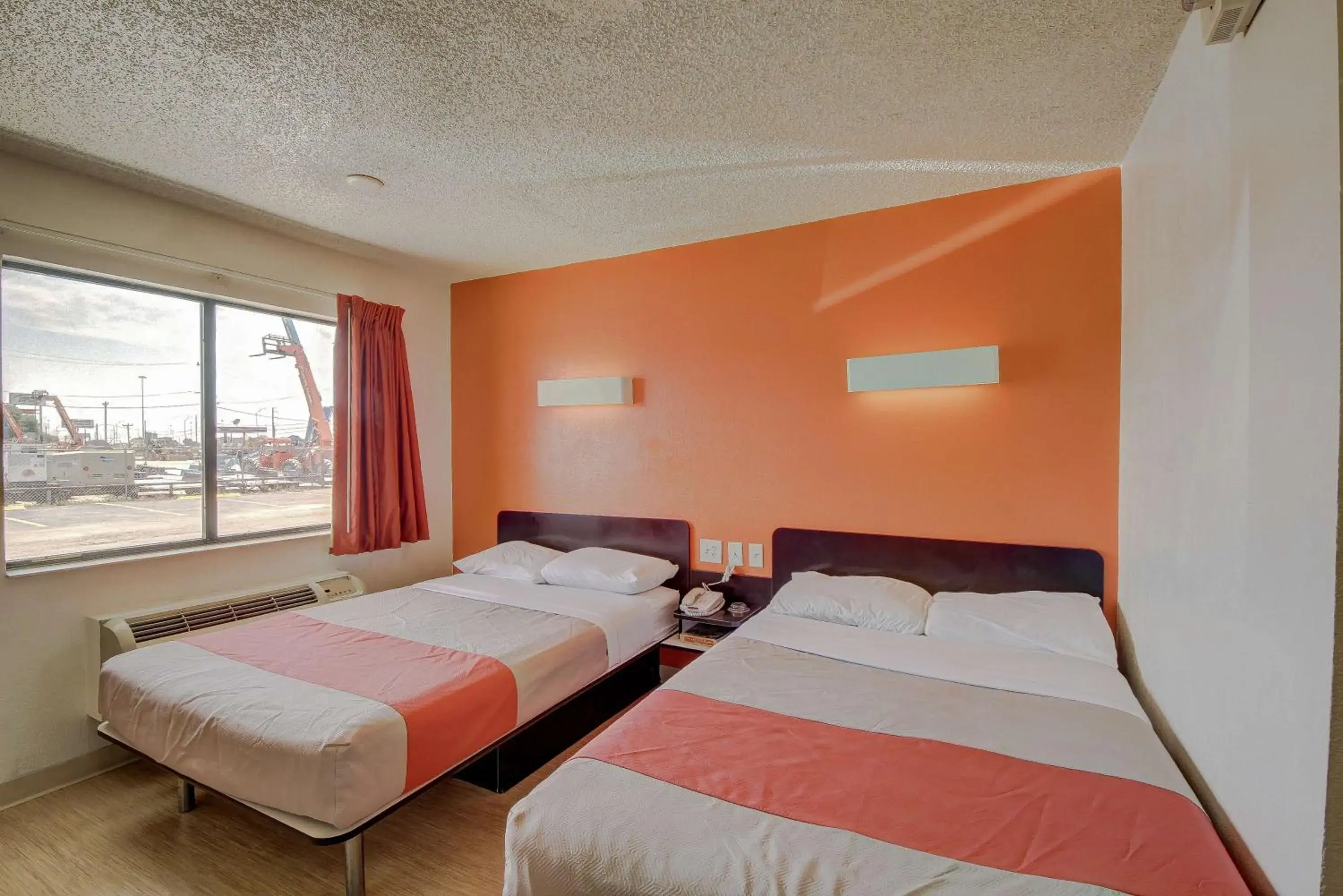 Deluxe Quadruple Room in Motel 6-San Antonio, TX - Fort Sam Houston Deluxe Quadruple Room in Motel 6-San Antonio, TX - Fort Sam Houston