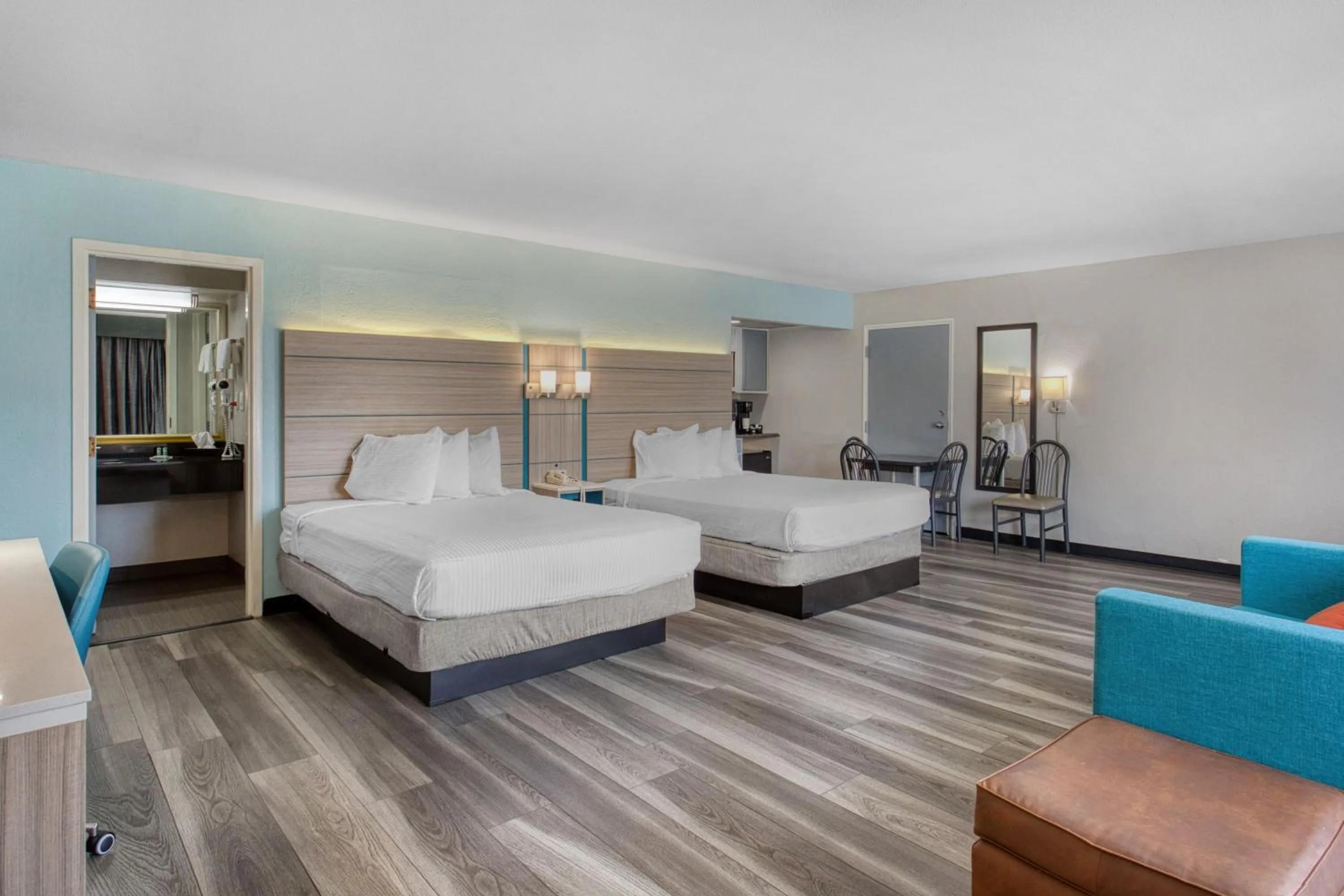 Bedroom, Bed in Best Western Executive Inn