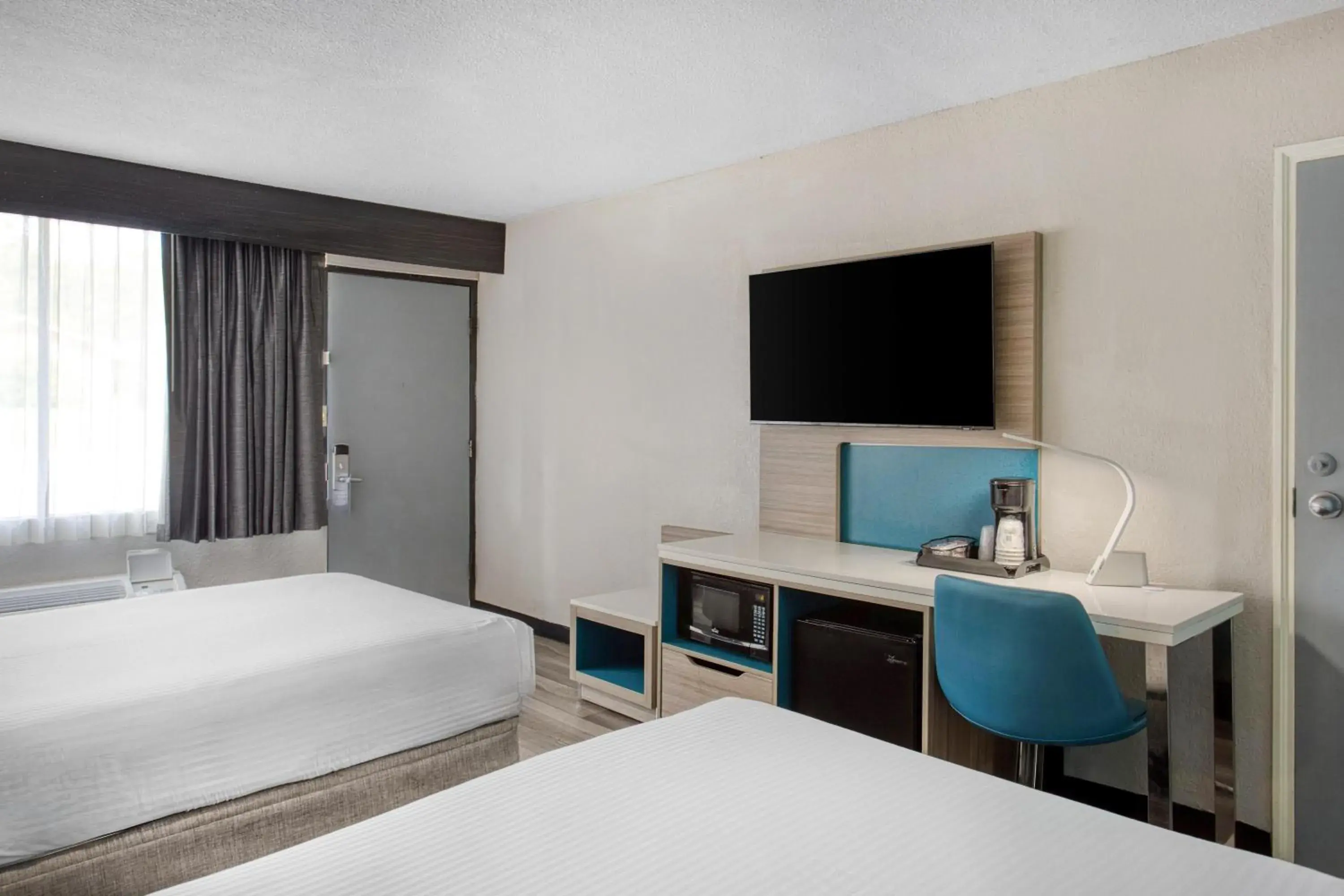 Double Room with Two Double Beds - Smoking in Best Western Executive Inn Double Room with Two Double Beds - Smoking in Best Western Executive Inn