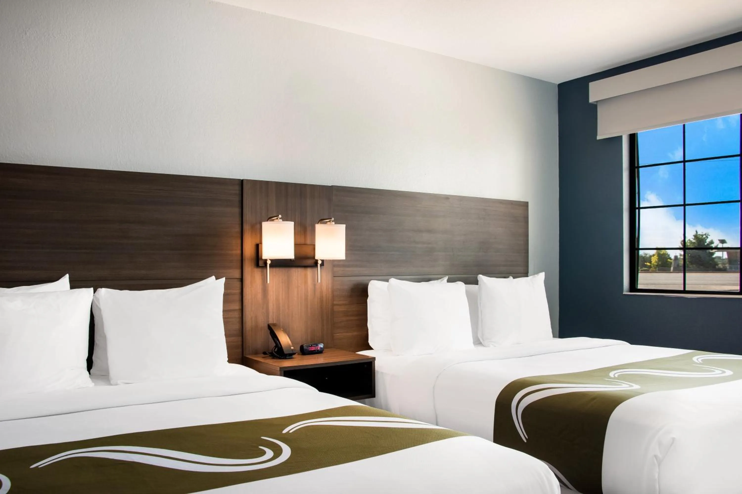 City view, Bed in Quality Inn Santa Fe New Mexico