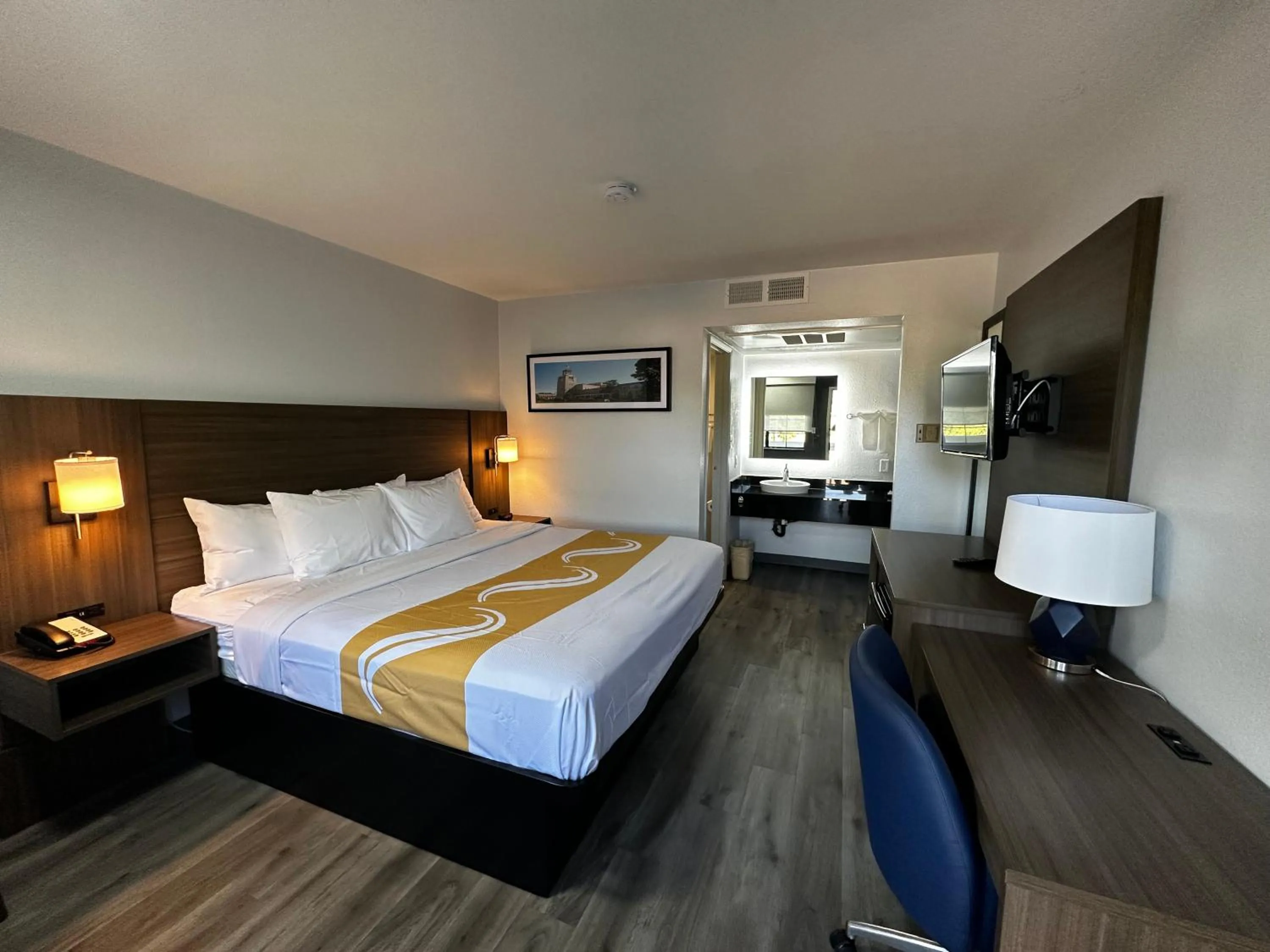 Photo of the whole room, Bed in Quality Inn Santa Fe New Mexico