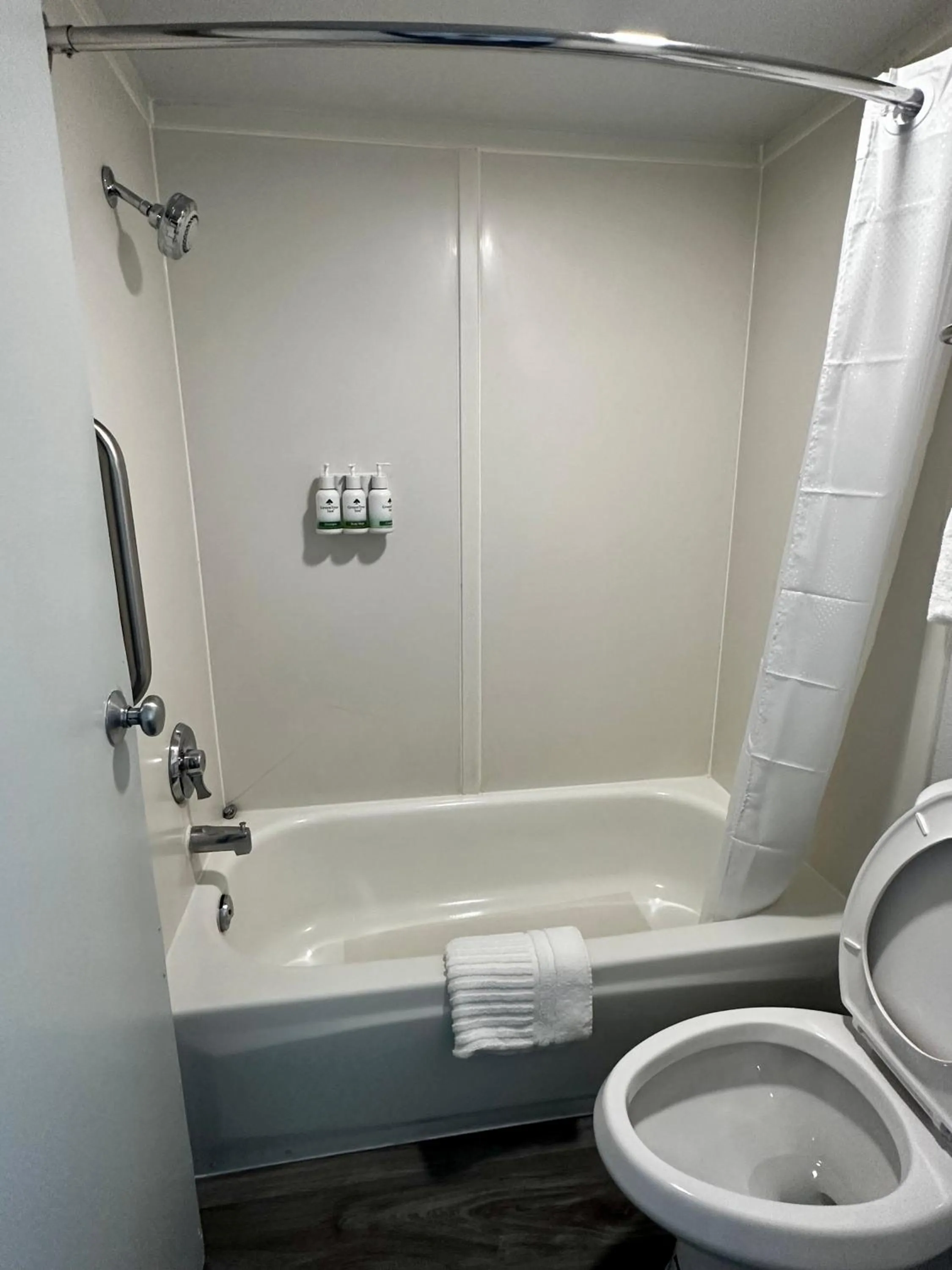 Shower in Quality Inn Santa Fe New Mexico