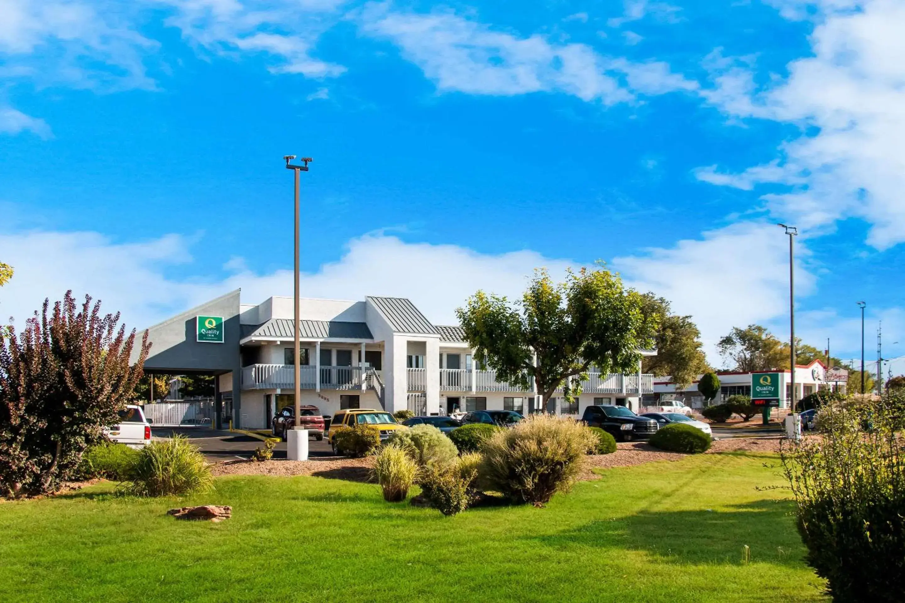 Property building in Quality Inn Santa Fe New Mexico Property building in Quality Inn Santa Fe New Mexico