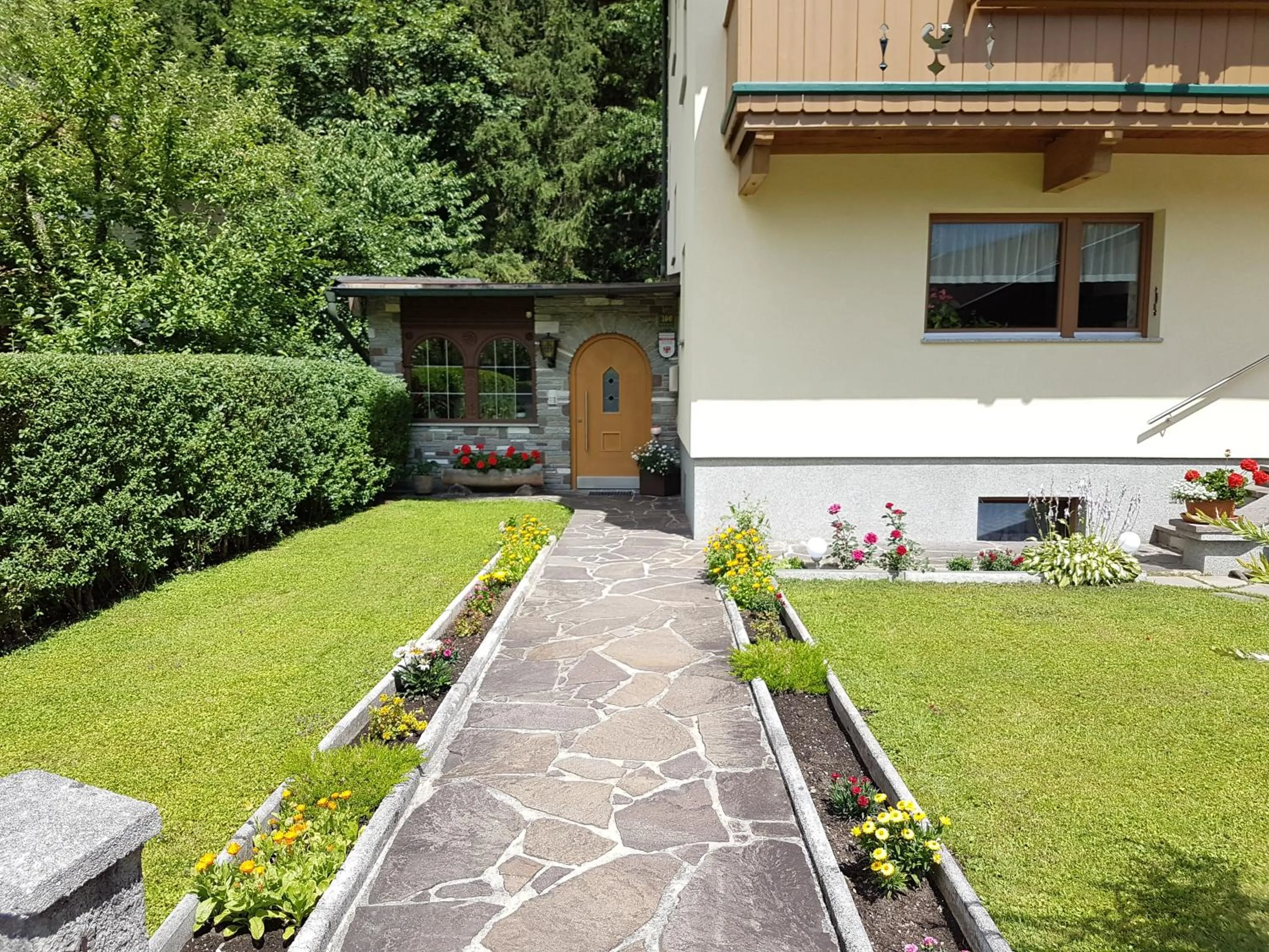 Facade/entrance in Haus Gröblacher