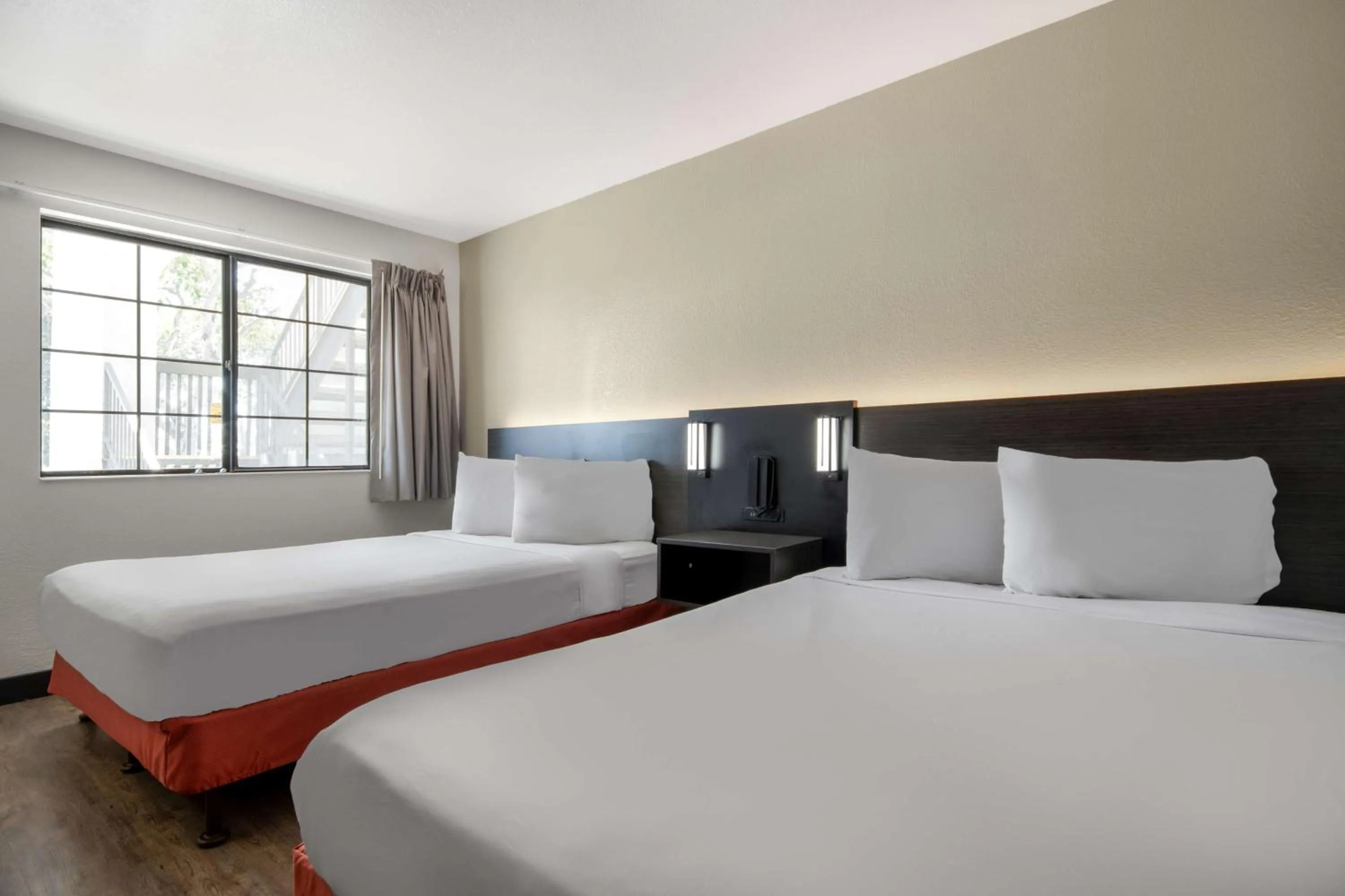 Bedroom, Bed in Motel 6-Lompoc, CA