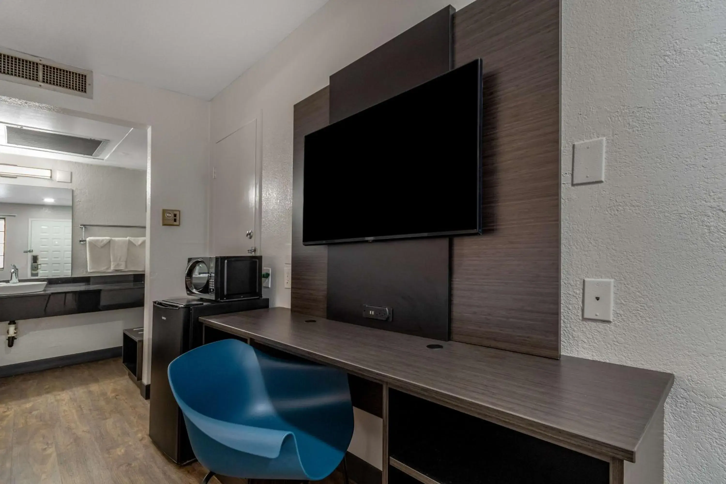 Bedroom in Motel 6-Lompoc, CA Bedroom in Motel 6-Lompoc, CA