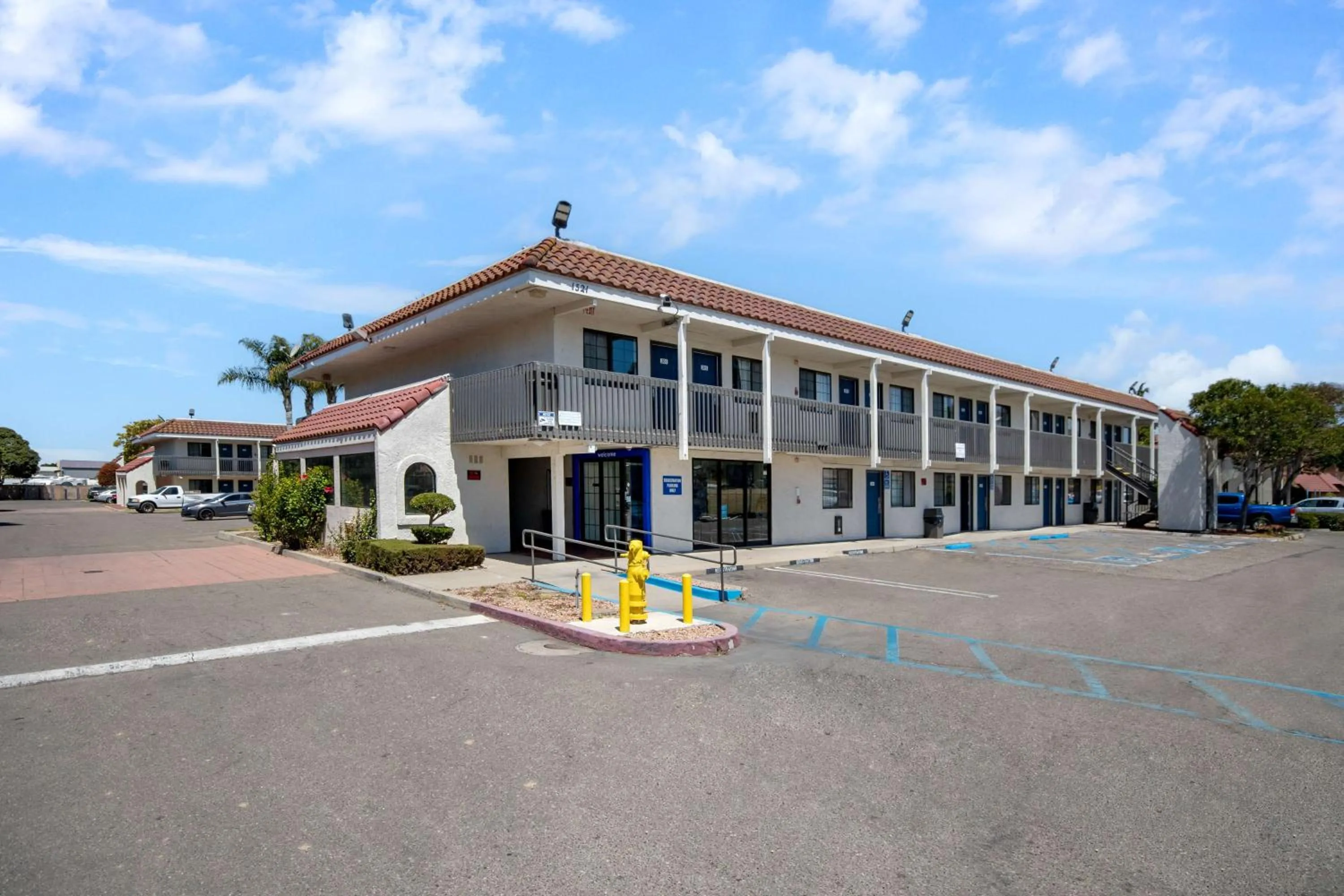 Property building in Motel 6-Lompoc, CA