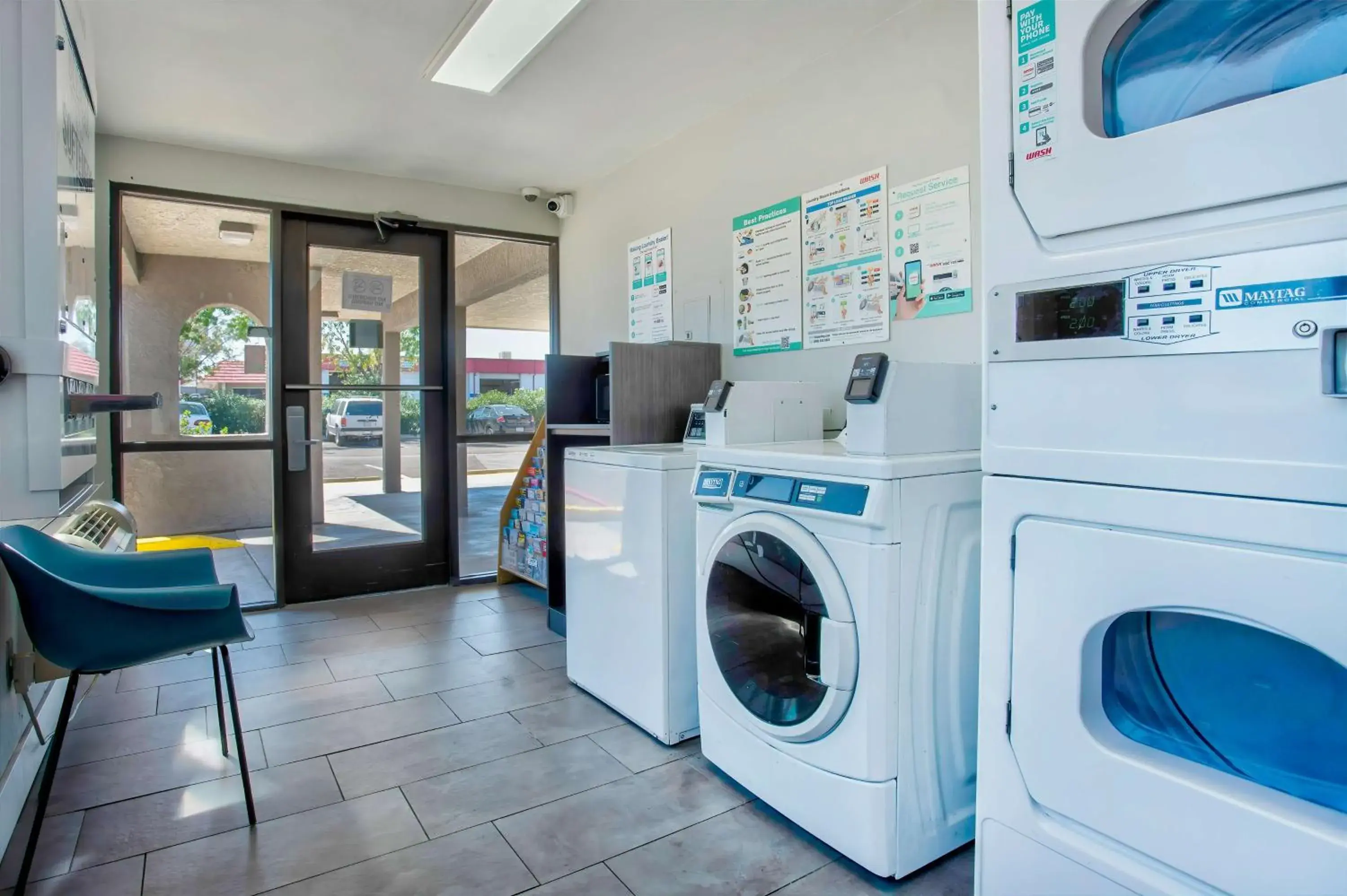 Property building in Motel 6-Kingman, AZ - Route 66 East Property building in Motel 6-Kingman, AZ - Route 66 East