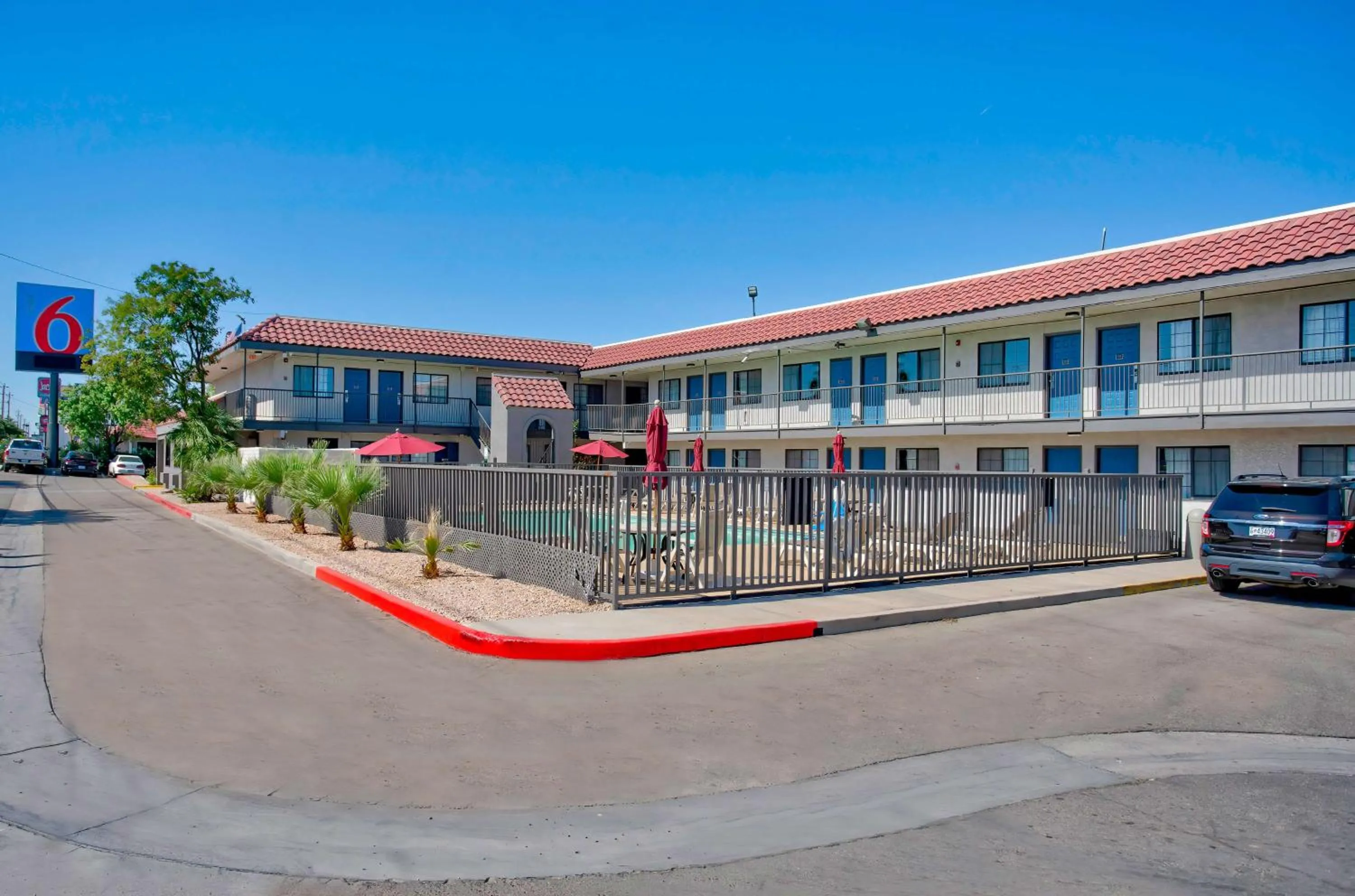 Property building in Motel 6-Kingman, AZ - Route 66 East