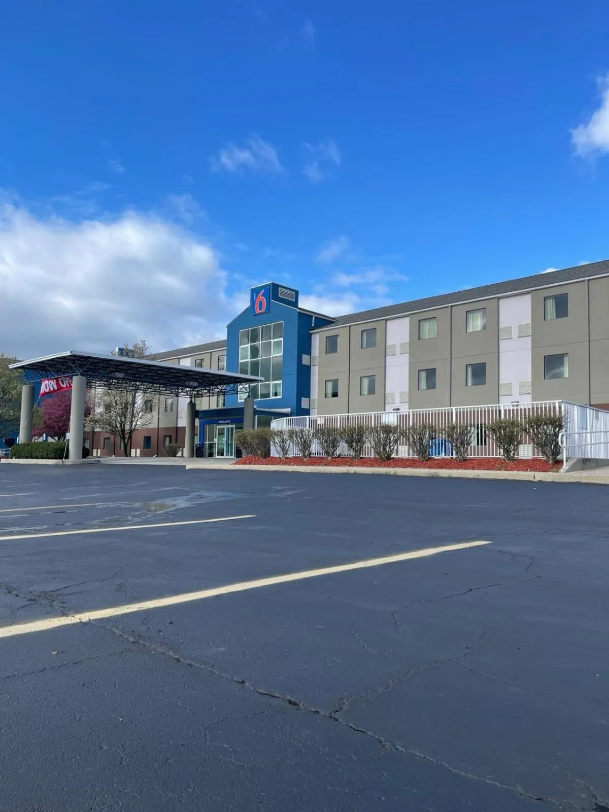 Property building in Motel 6-Caseyville, IL - Caseyville Il
