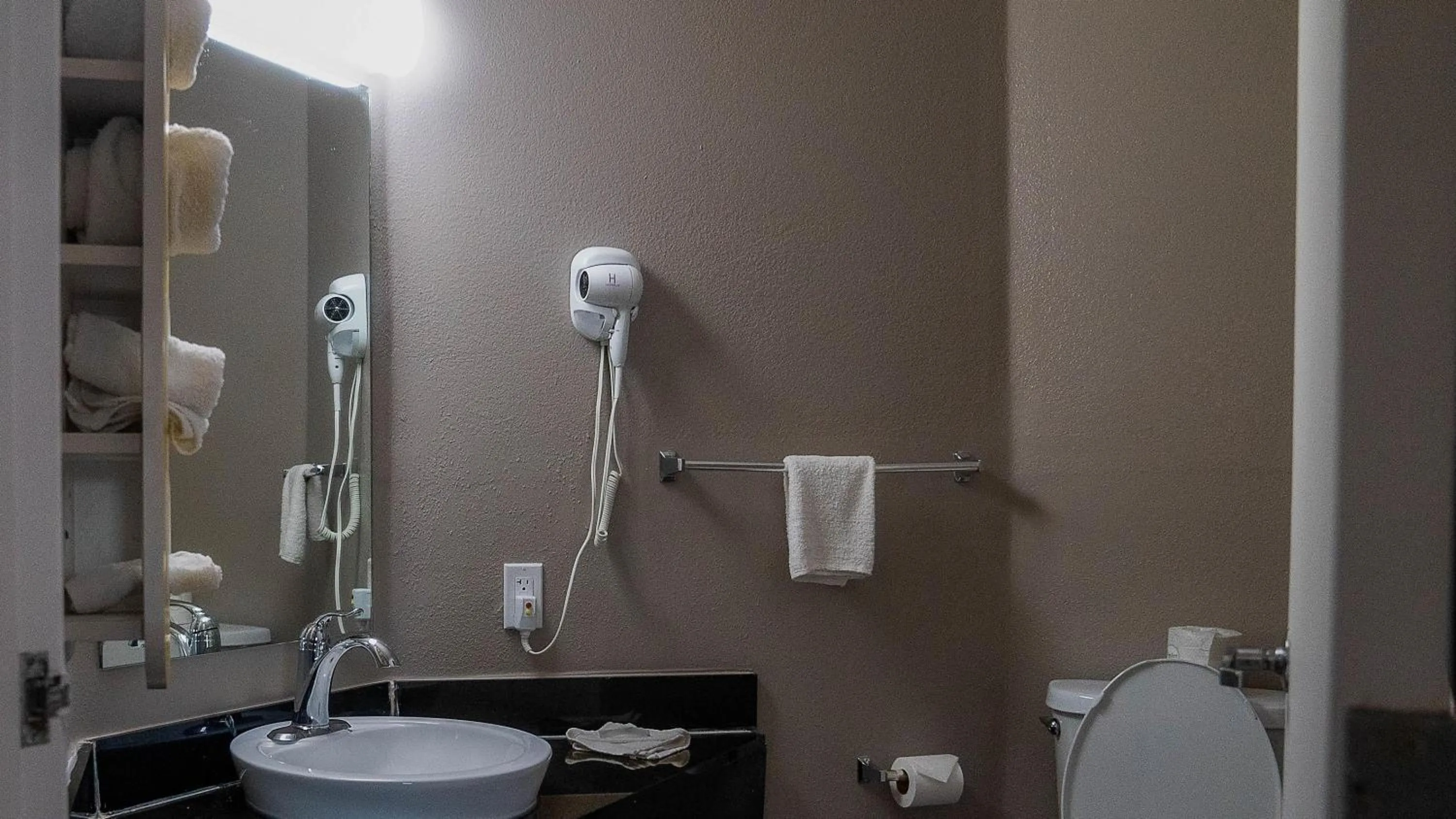 Bathroom in Motel 6-Caseyville, IL - Caseyville Il