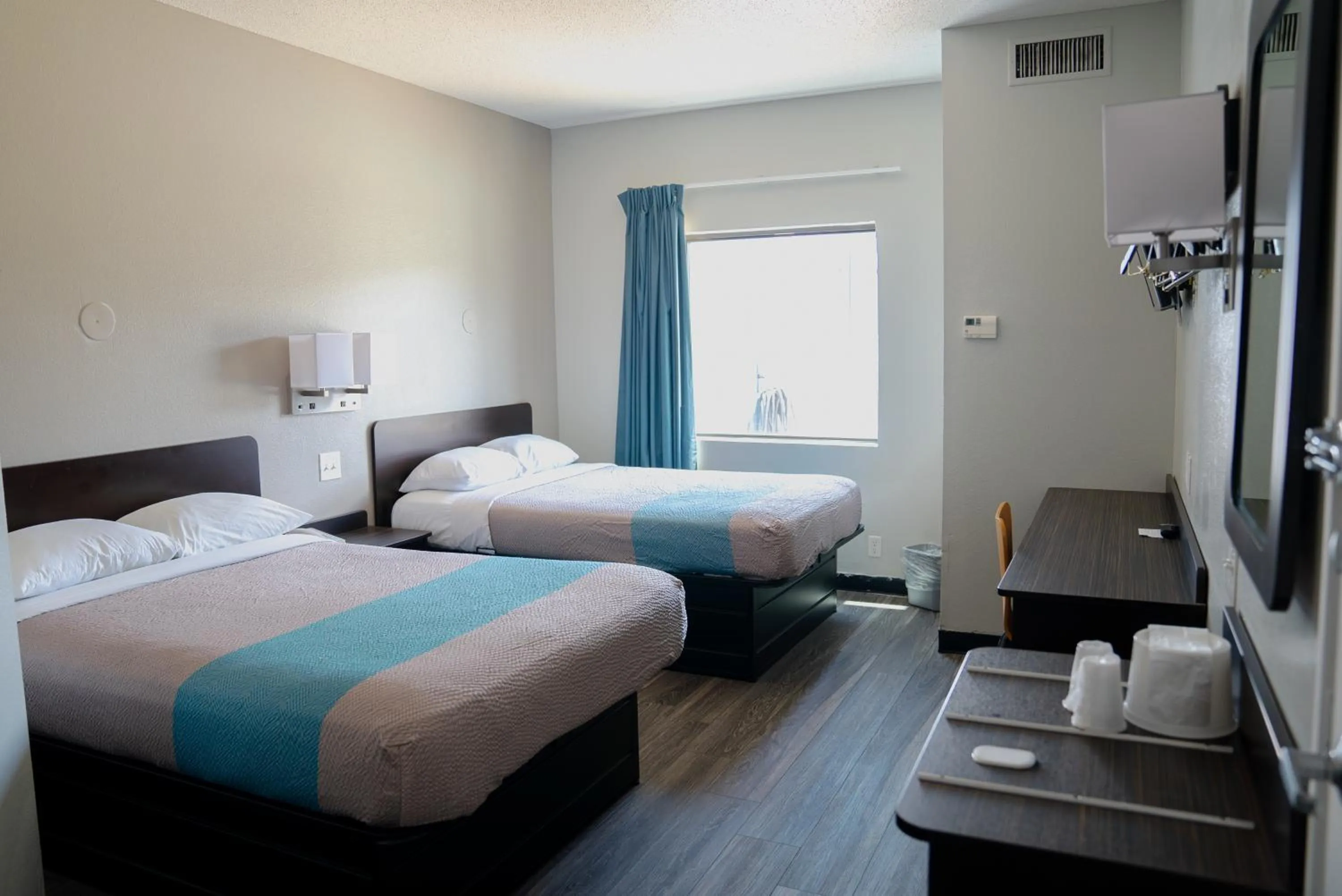 Bed in Motel 6-Caseyville, IL - Caseyville Il