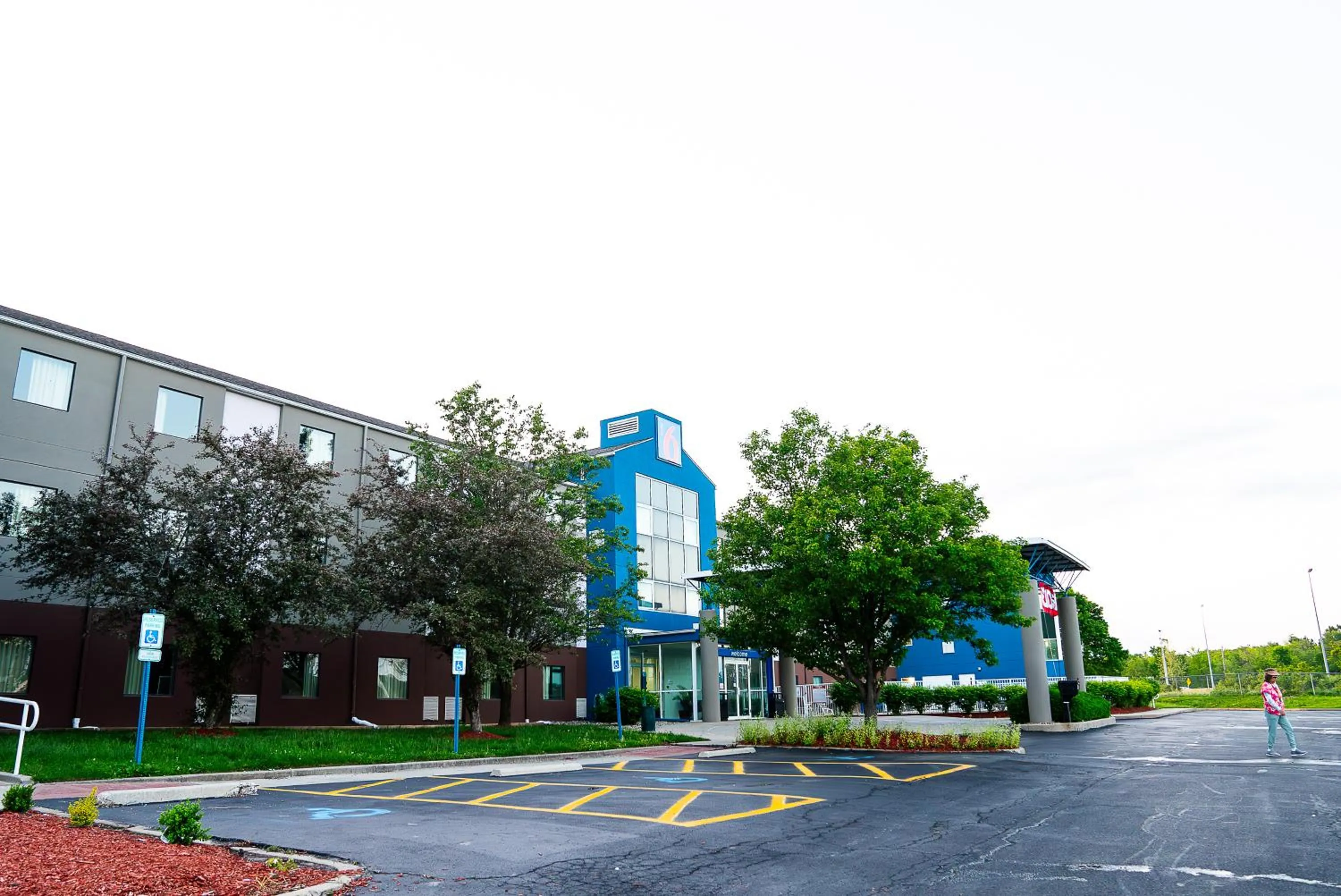 Property building in Motel 6-Caseyville, IL - Caseyville Il