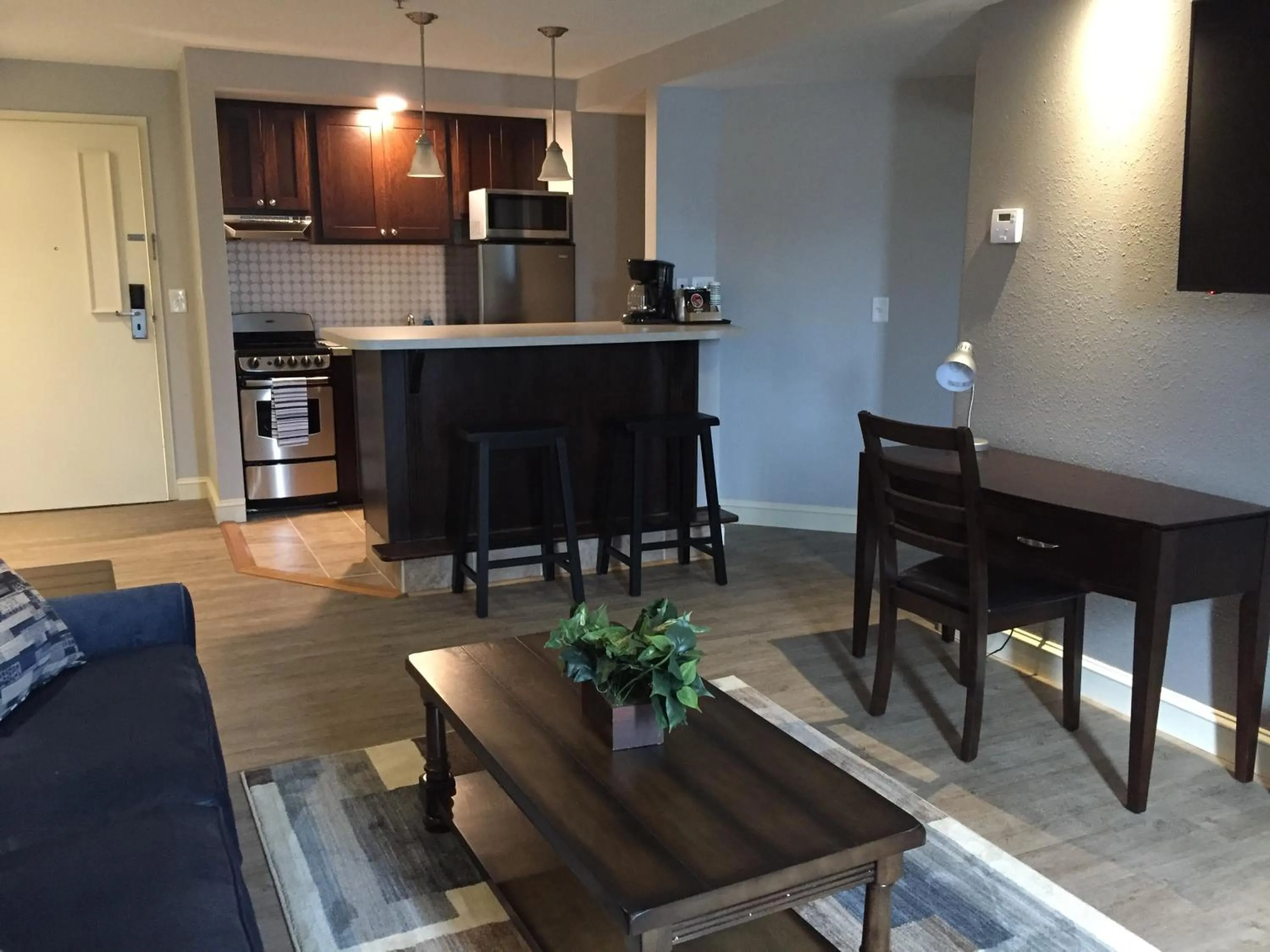 Living room in McCoy's Inn