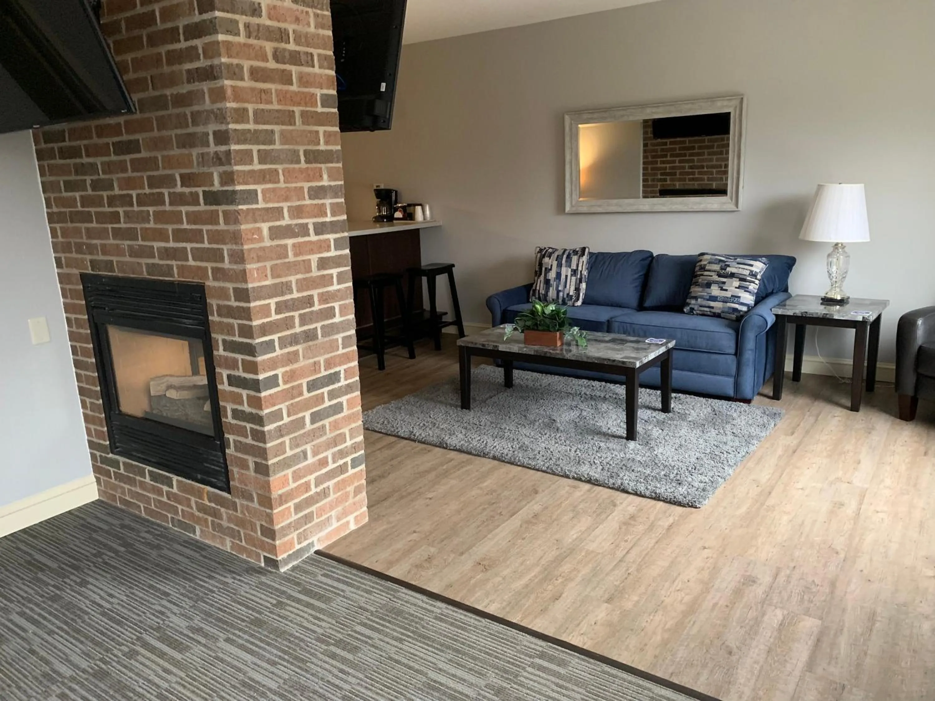 Living room in McCoy's Inn