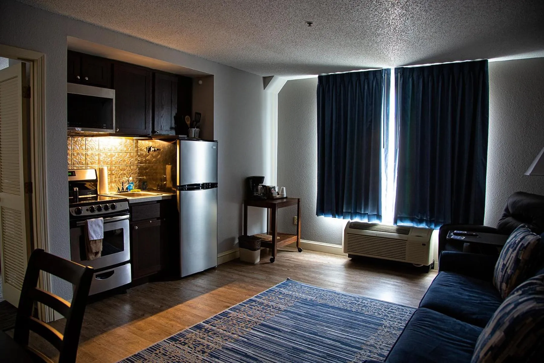 Kitchen or kitchenette in McCoy's Inn