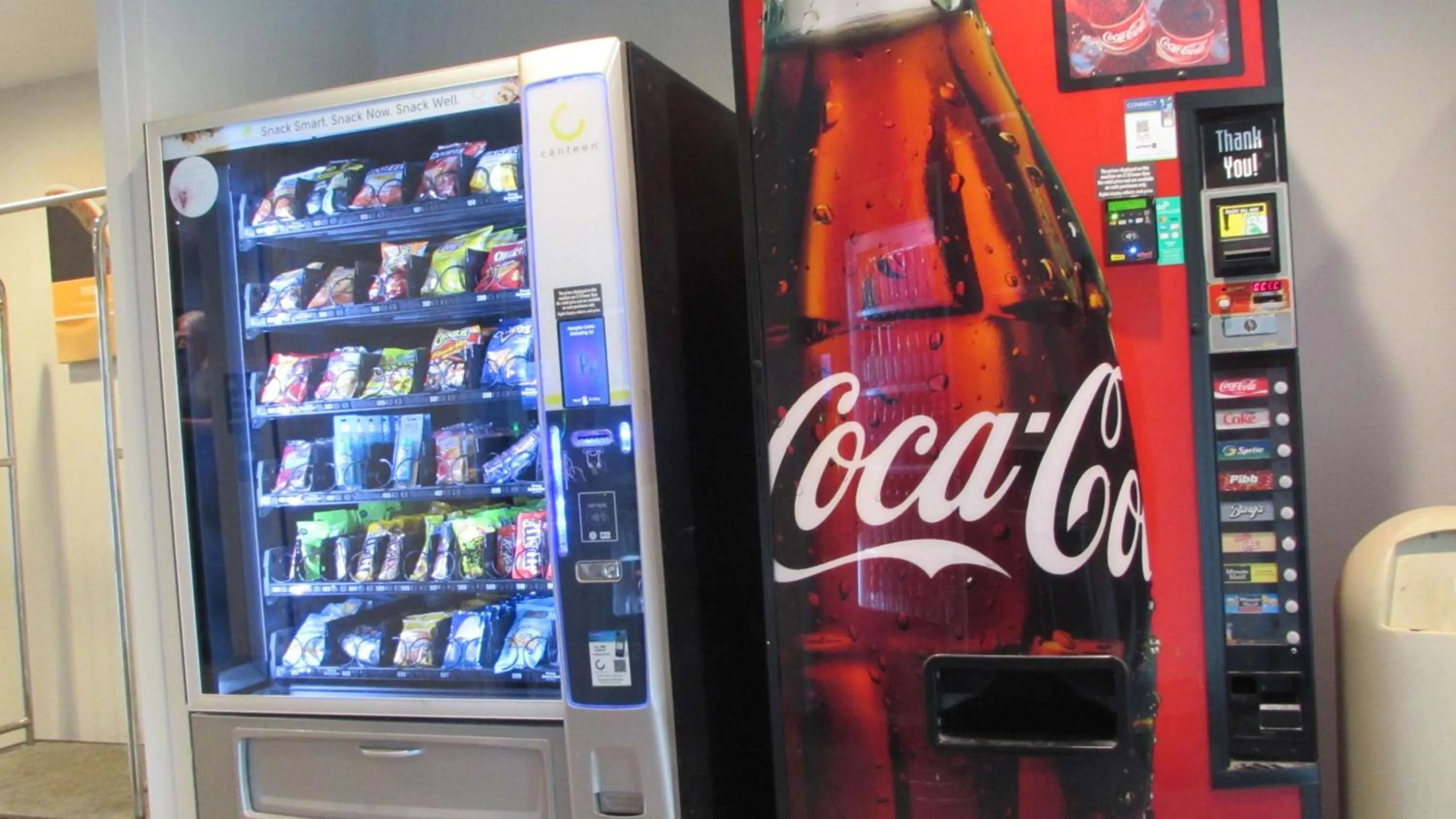 Property building in Motel 6-West Des Moines, IA