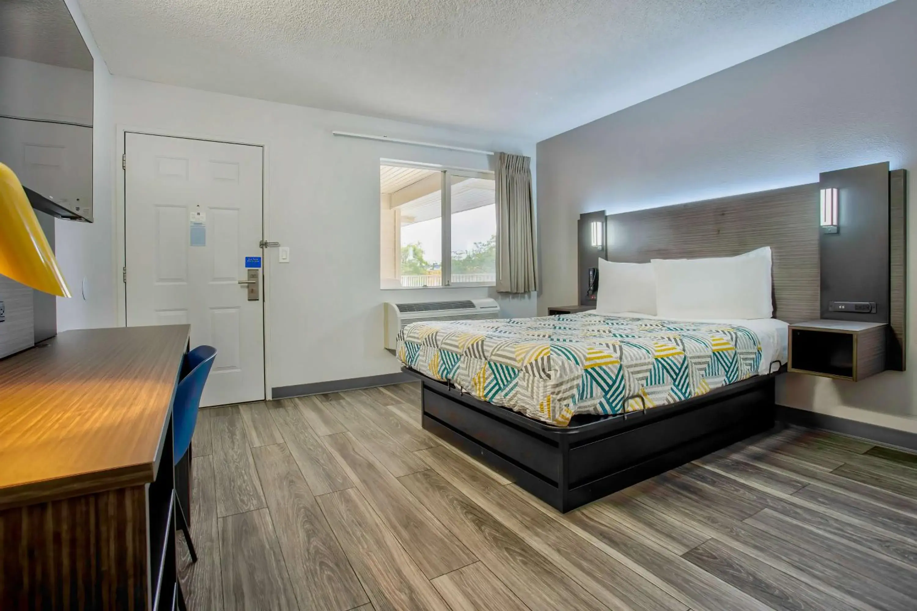 Bedroom, Bed in Motel 6-Richland, WA - Kennewick Bedroom, Bed in Motel 6-Richland, WA - Kennewick