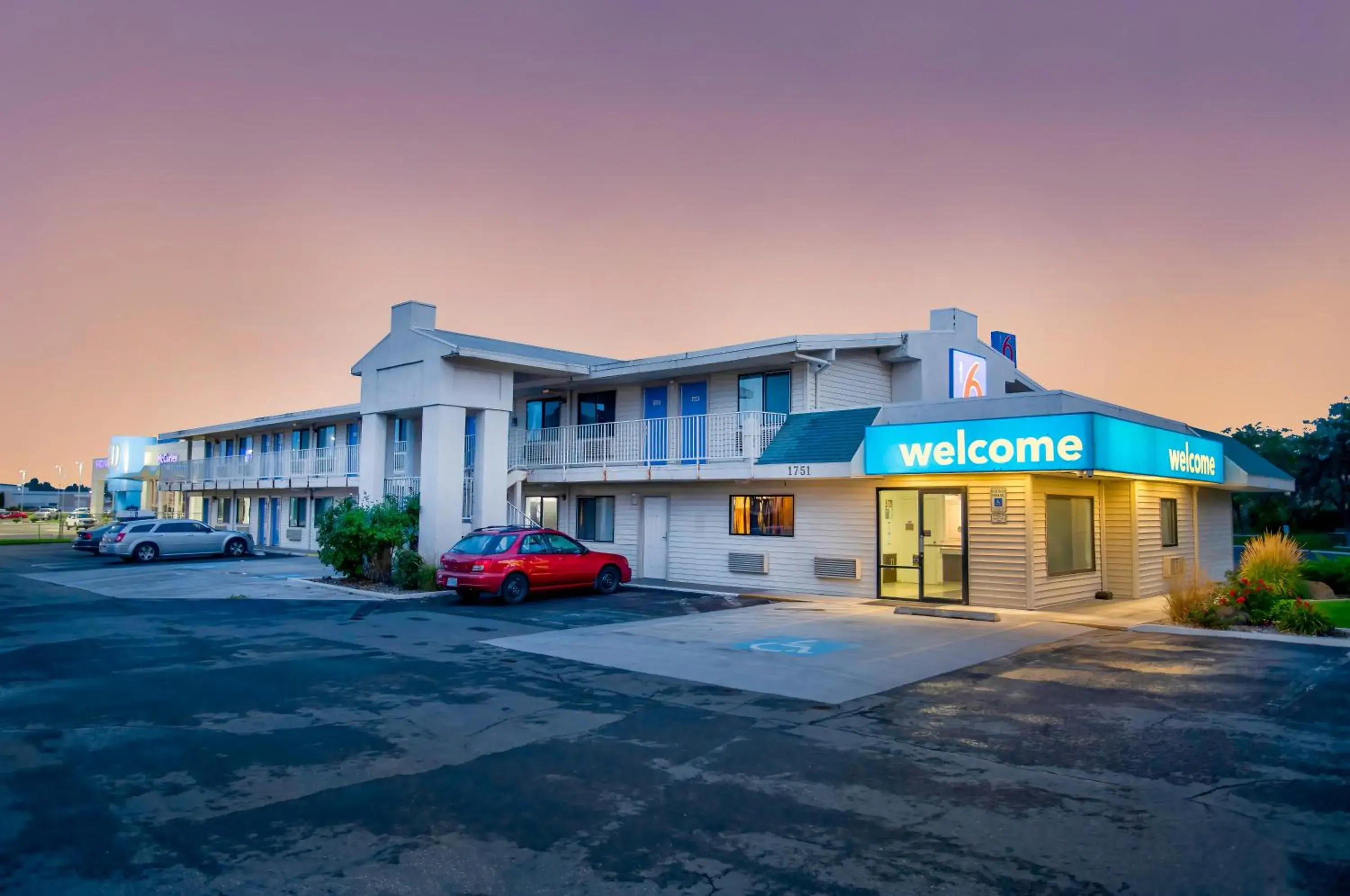 Property building in Motel 6-Richland, WA - Kennewick Property building in Motel 6-Richland, WA - Kennewick
