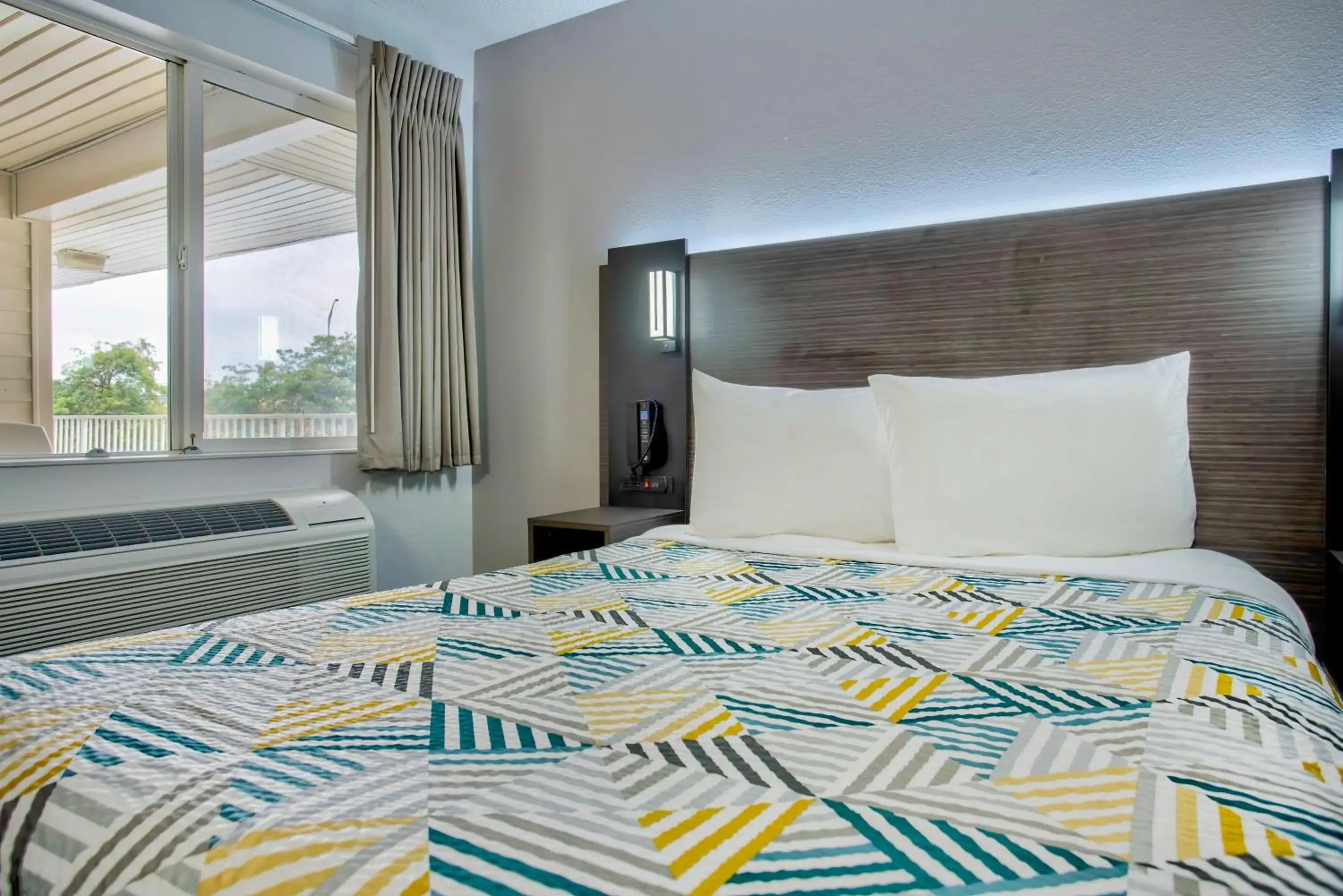 Bedroom, Bed in Motel 6-Richland, WA - Kennewick Bedroom, Bed in Motel 6-Richland, WA - Kennewick