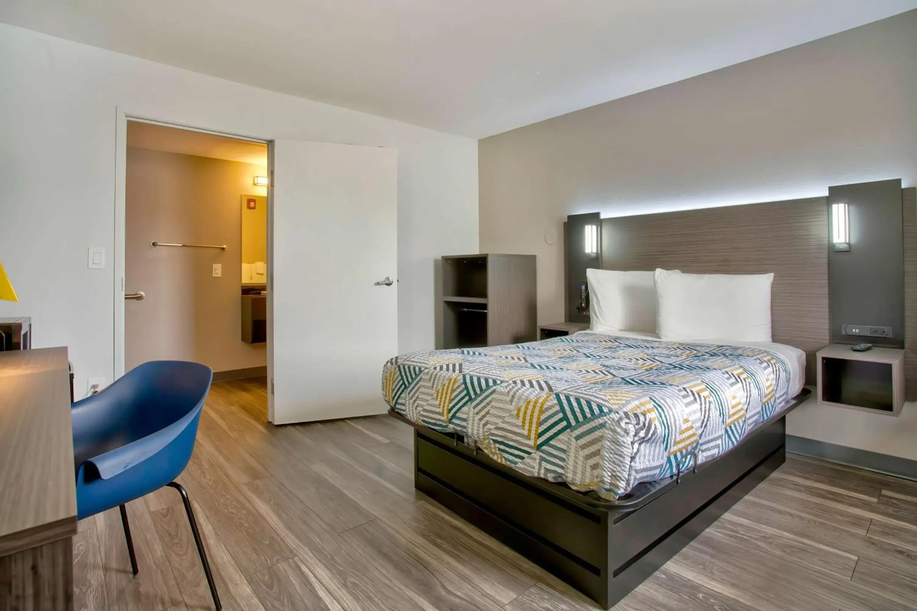 Bedroom, Bed in Motel 6-Richland, WA - Kennewick Bedroom, Bed in Motel 6-Richland, WA - Kennewick