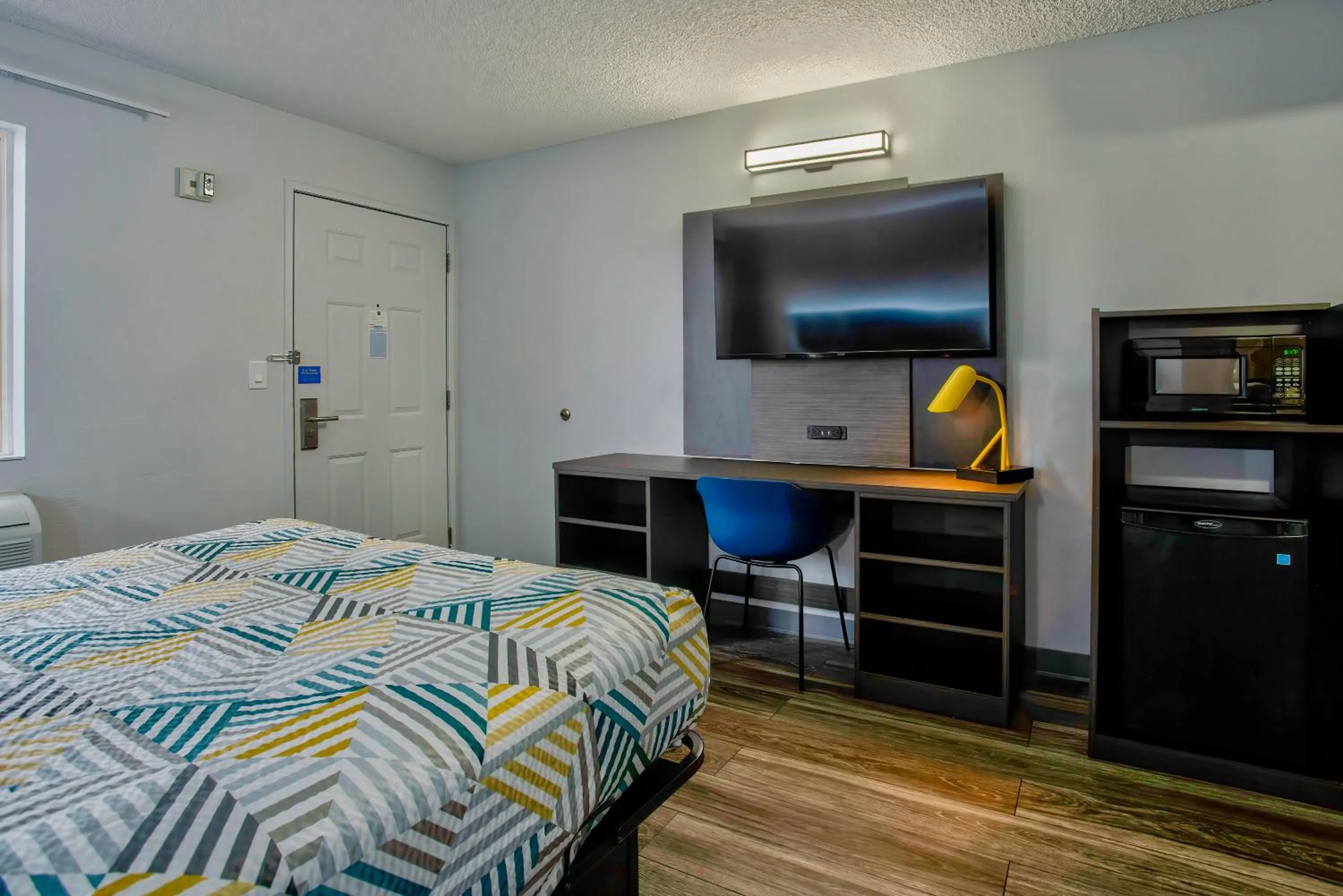 Bedroom, Bed in Motel 6-Richland, WA - Kennewick