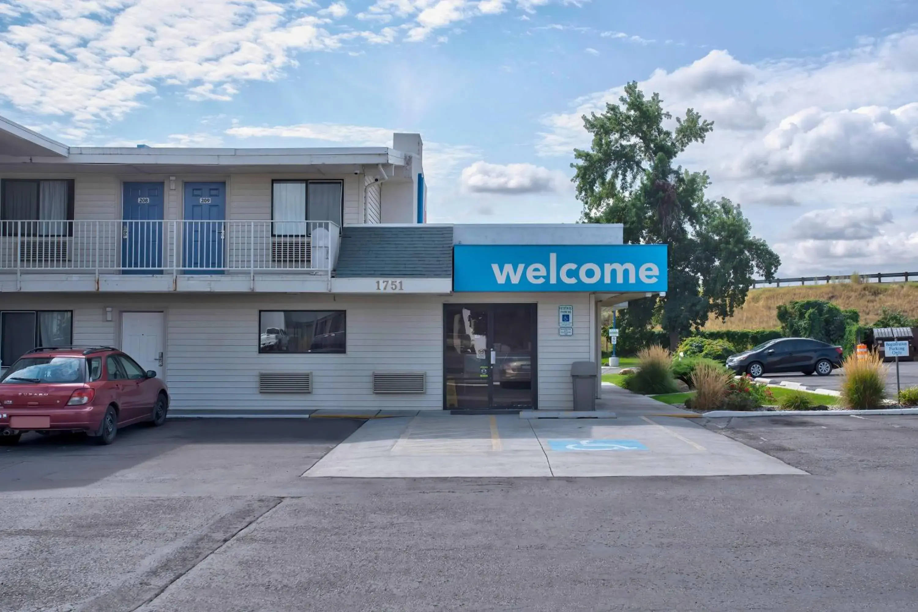 Property building in Motel 6-Richland, WA - Kennewick Property building in Motel 6-Richland, WA - Kennewick