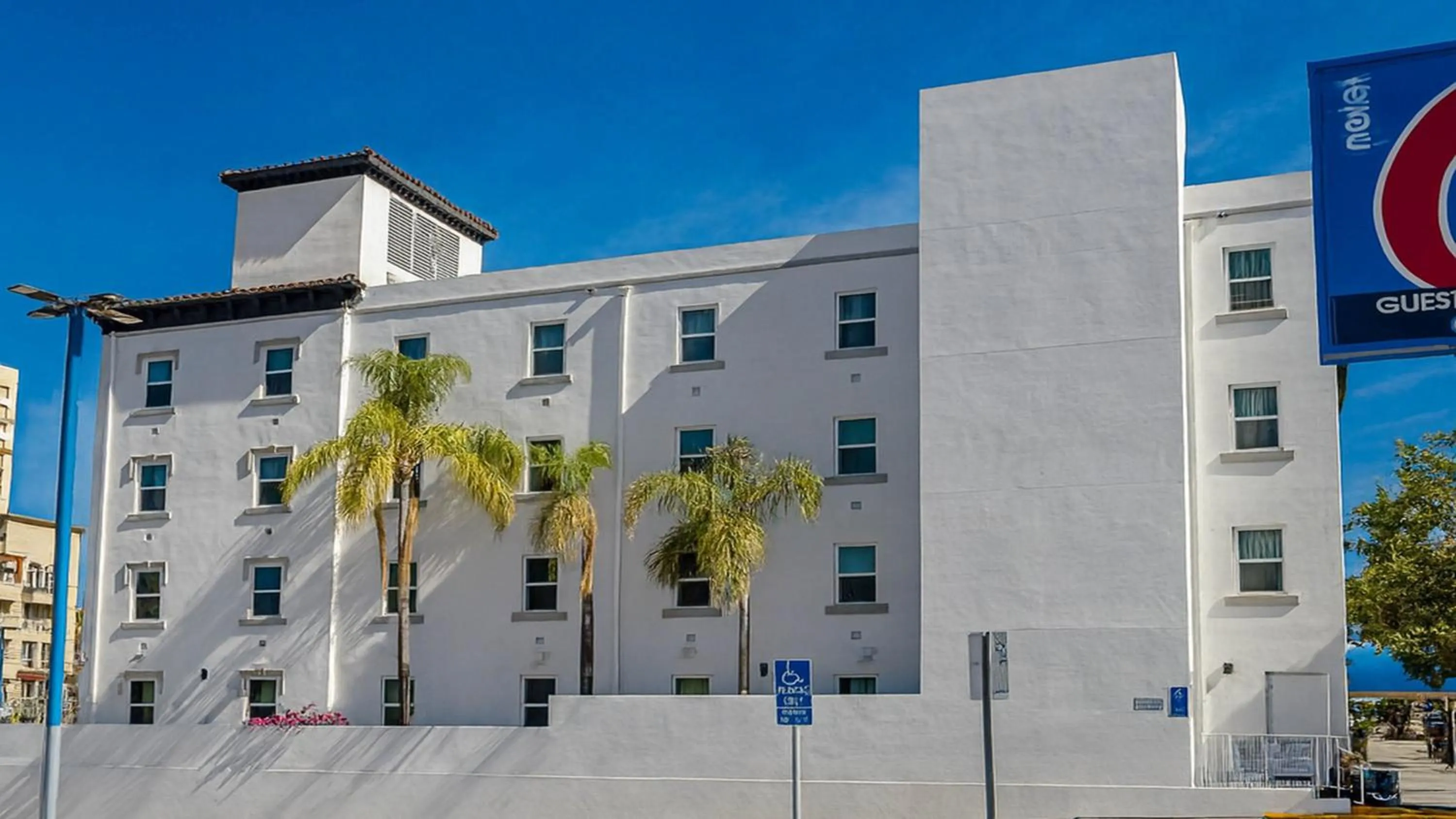 Property building in Motel 6-San Diego, CA - Downtown