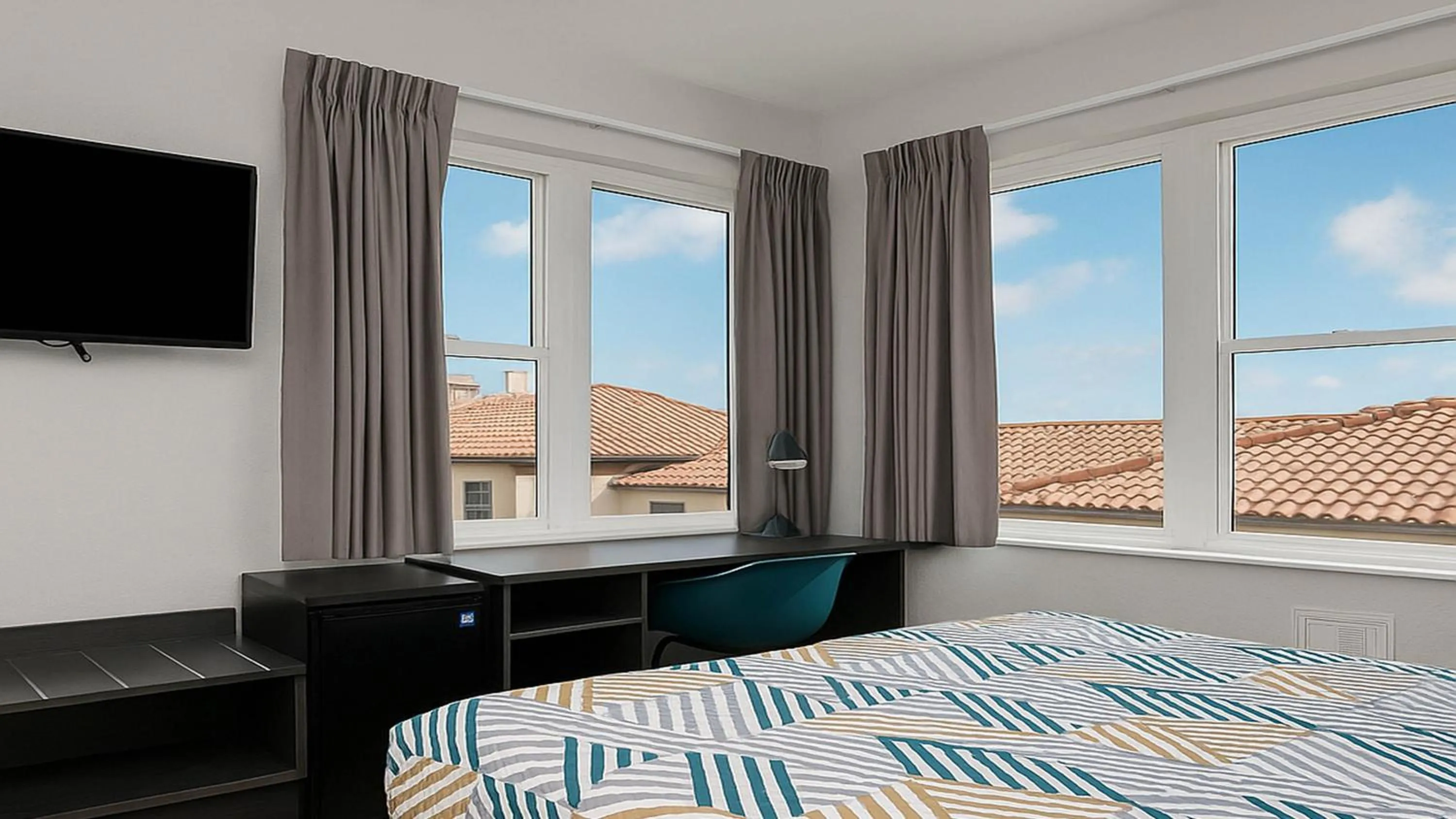 Bed in Motel 6-San Diego, CA - Downtown