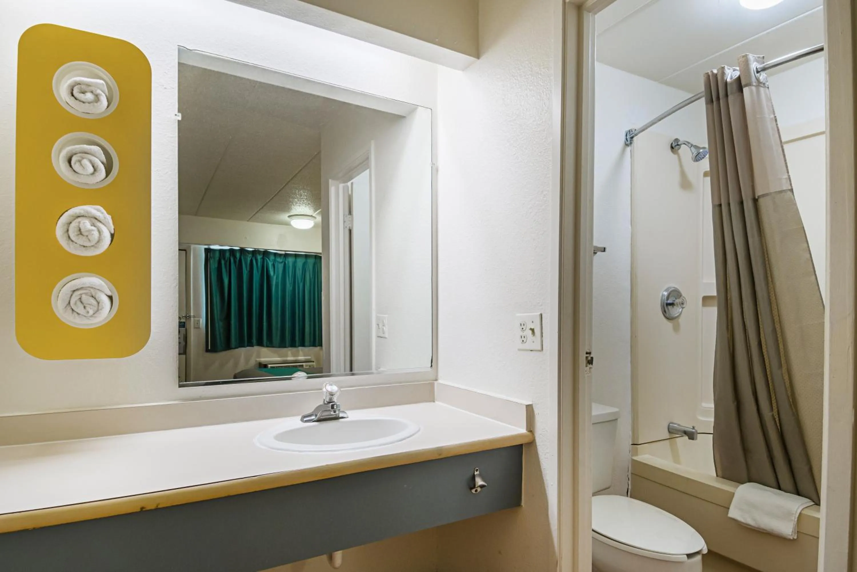 Bathroom in Motel 6-Knoxville, TN - North
