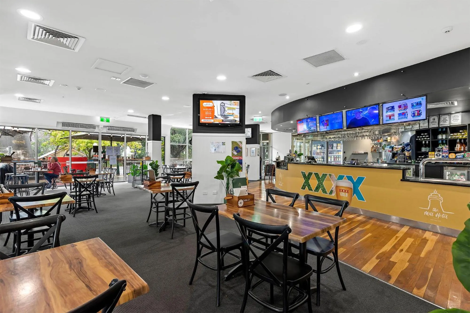 Restaurant/places to eat in Madison Tower Mill Hotel